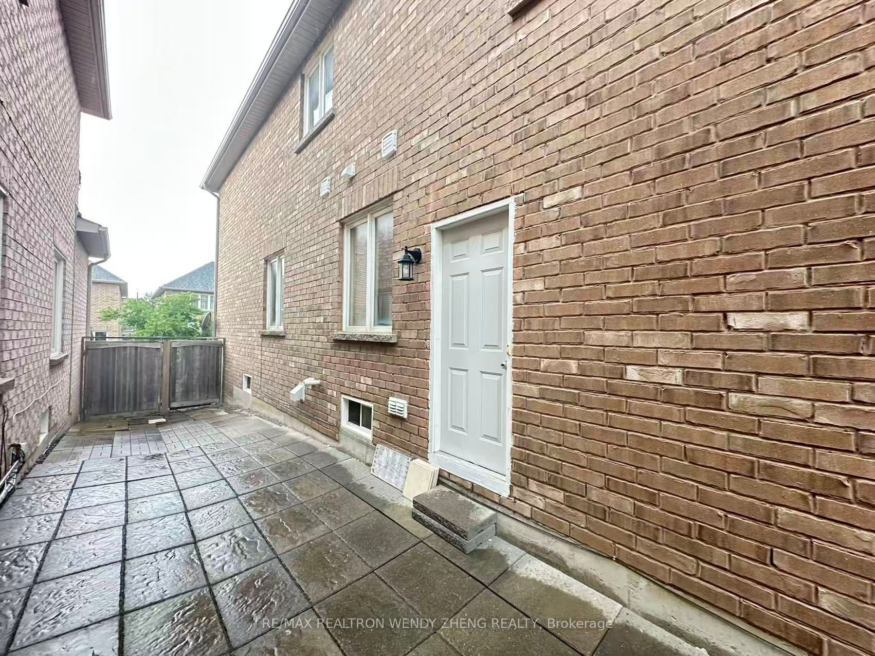 157 Black Maple Crescent Bsmt, Vaughan, ON L6A 4G6 photo 2