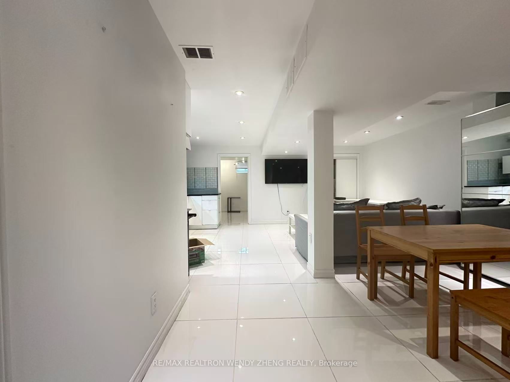 157 Black Maple Crescent Bsmt, Vaughan, ON L6A 4G6 photo 5