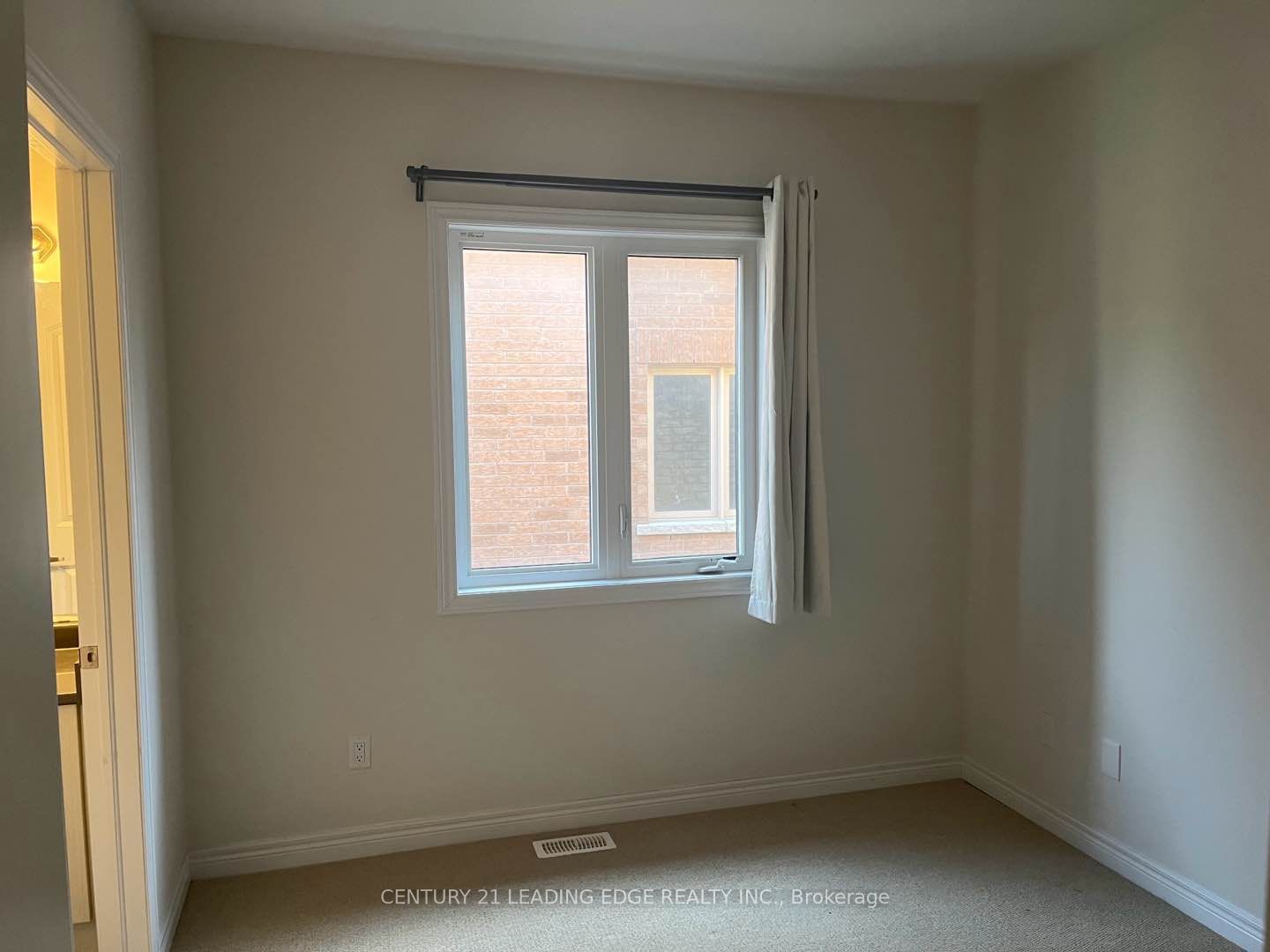 23 Boland Court 1 Bdrm Upper Level, Aurora, ON L4G 0W6 photo 4