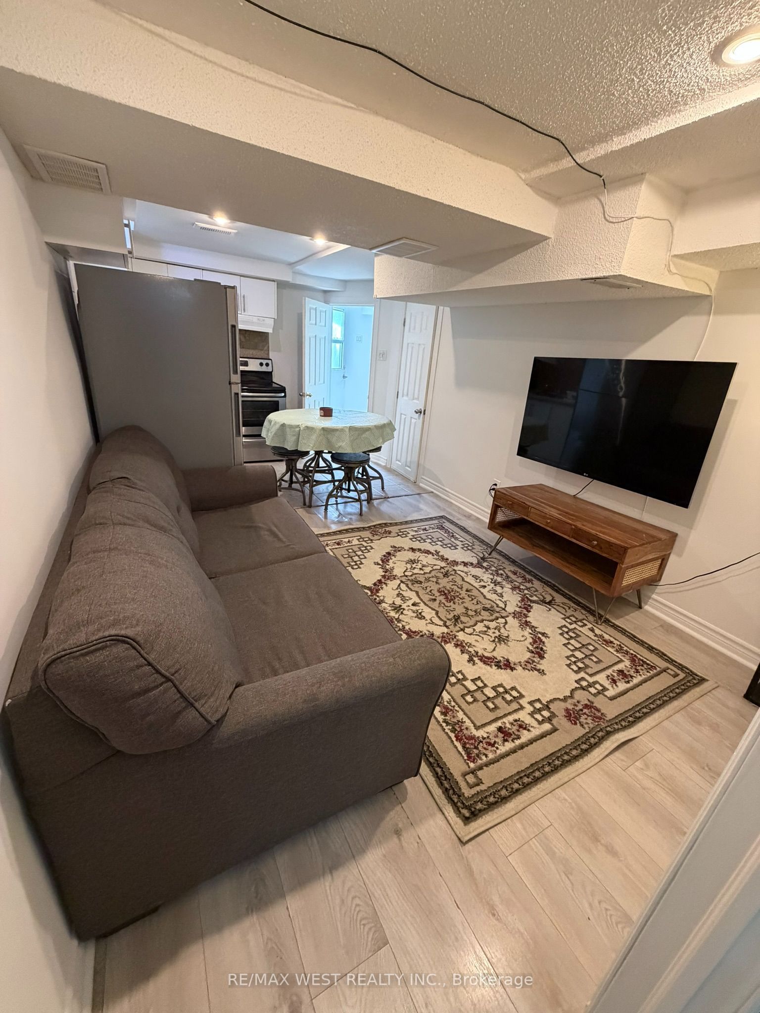 52 Marchwood Crescent Basement, Richmond Hill, ON L4C 8M4 photo 4