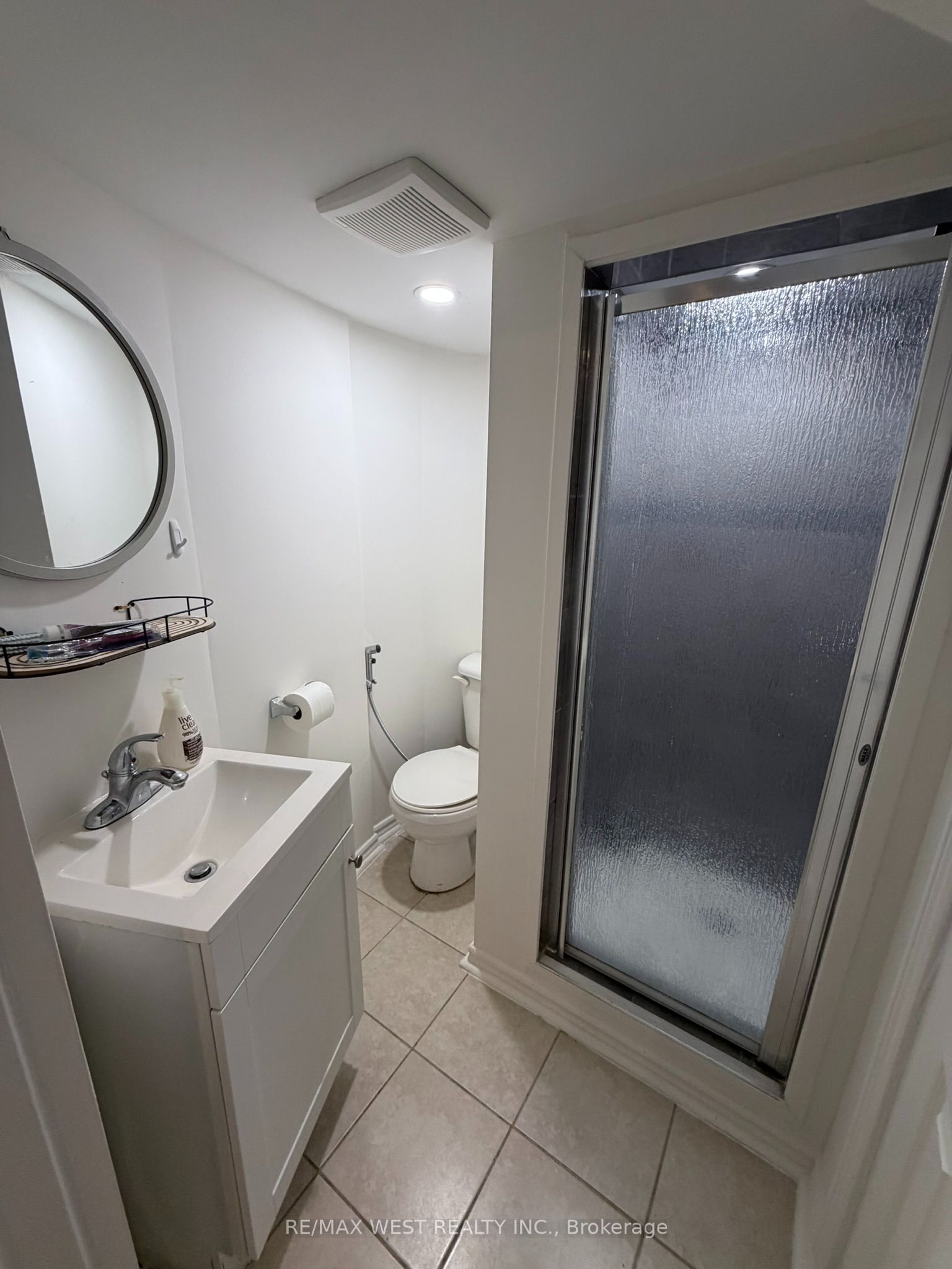 52 Marchwood Crescent Basement, Richmond Hill, ON L4C 8M4 photo 5
