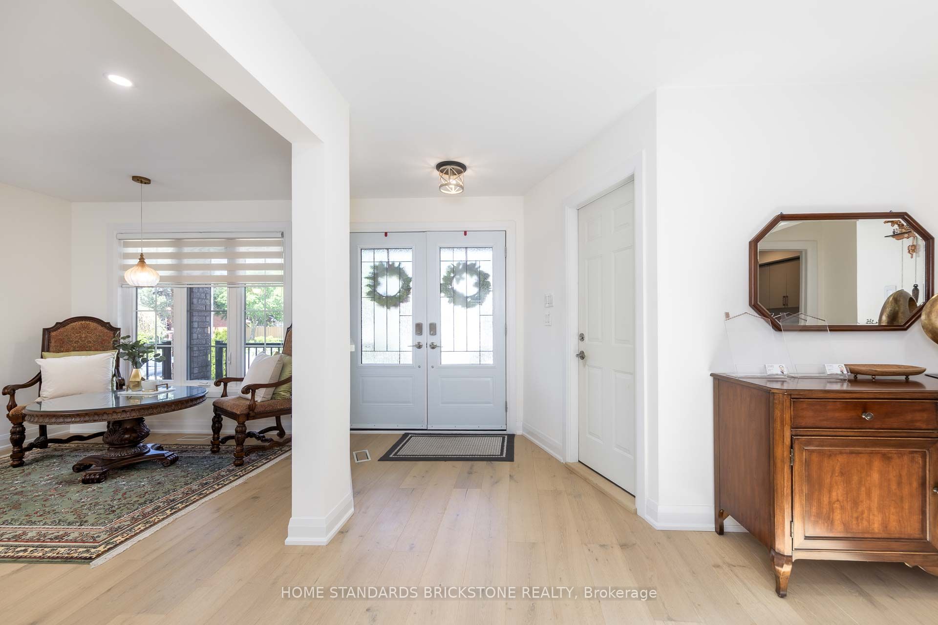 139 Pinewood Drive, Vaughan, ON L4J 5P7 photo 3