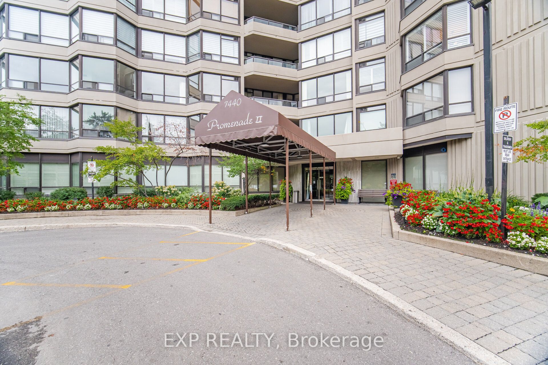 7440 Bathurst Street 410, Vaughan, ON L4J 7K8 photo 2