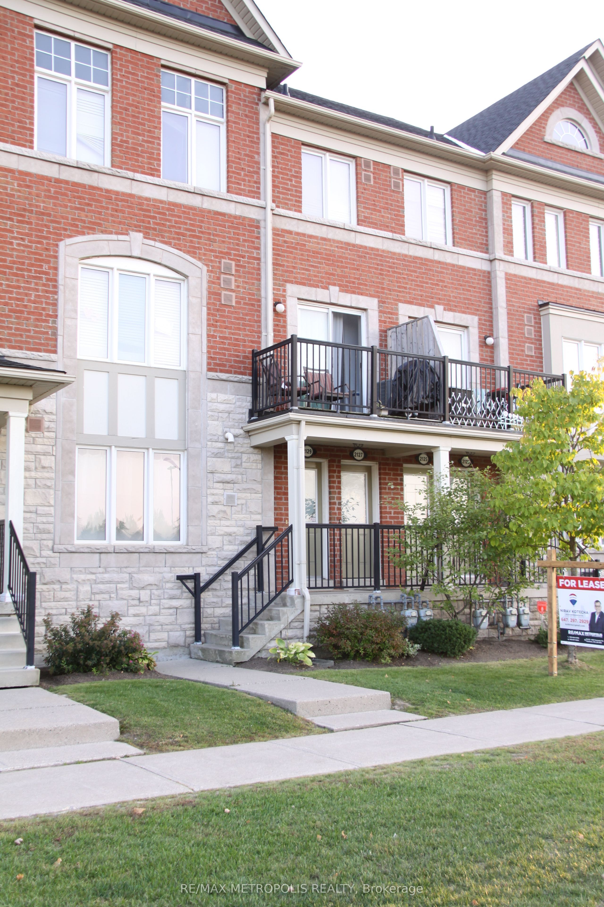 2127 Bur Oak Avenue 31, Markham, ON L6E 0C5 photo 2
