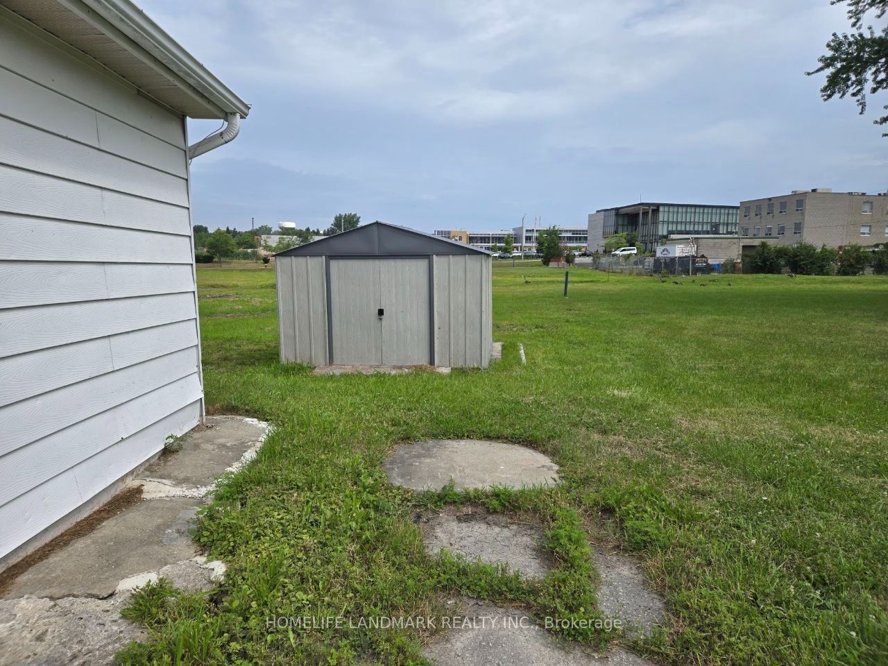 14 Elm Grove Avenue, Richmond Hill, ON L4E 2T2 photo 4