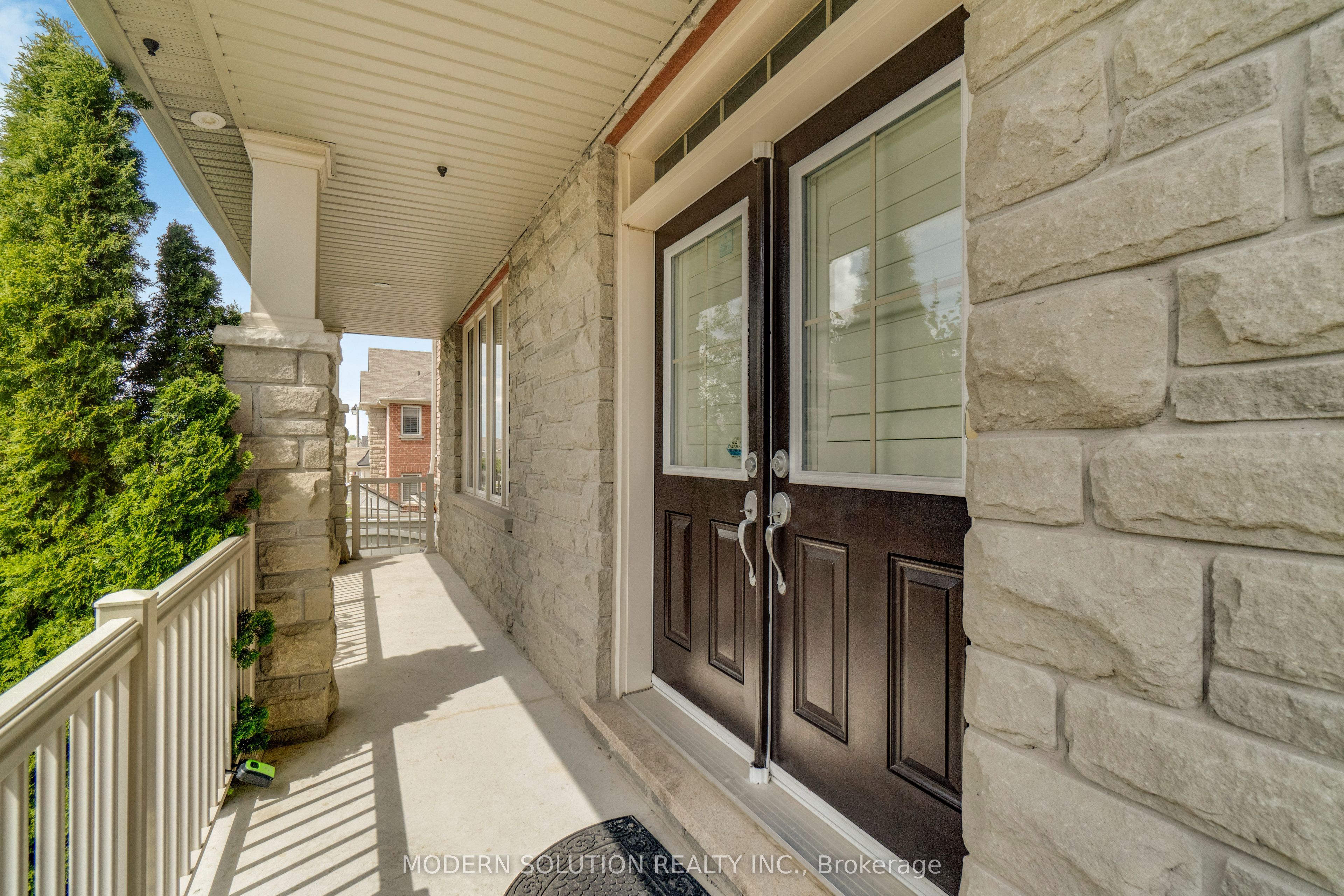 4 Overhold Crescent, Richmond Hill, ON L4E 0L4