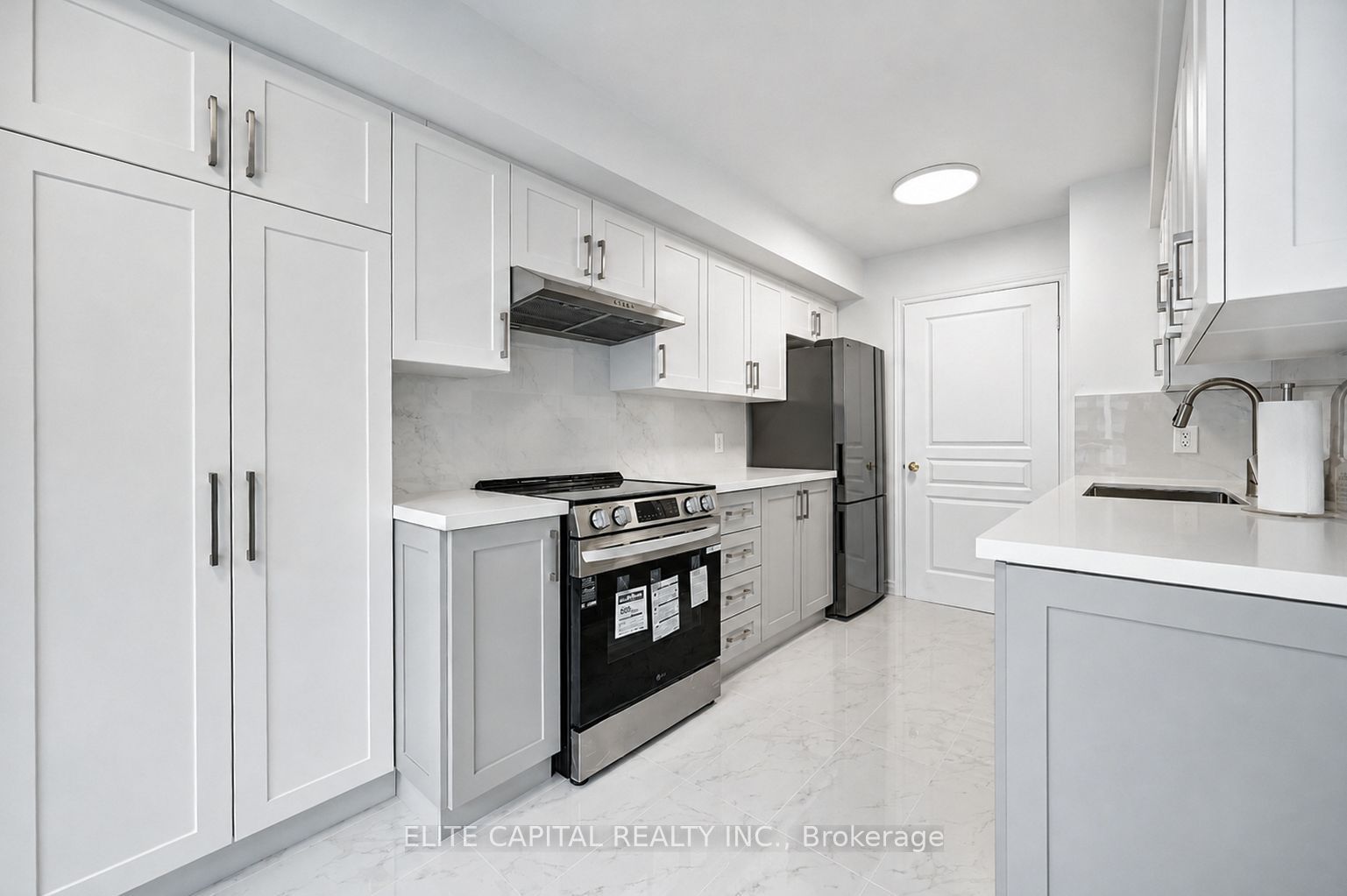 9015 Leslie Street 616, Richmond Hill, ON L4B 4J8 photo 3