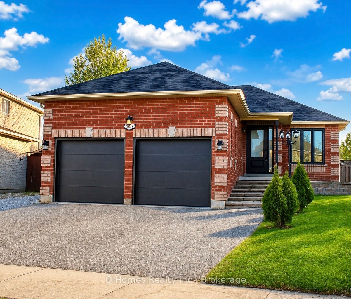 1995 Romina Court, Innisfil, ON L9S 4Y1 photo 2