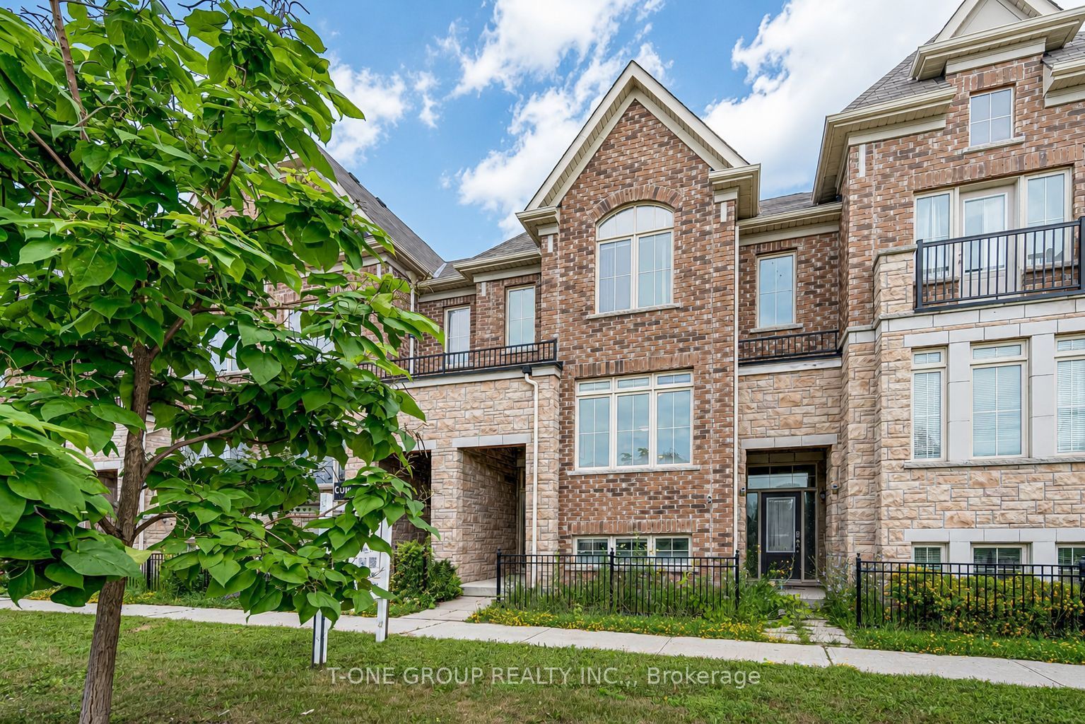 27 Sharbot Lane, Markham, ON L6E 0S7
