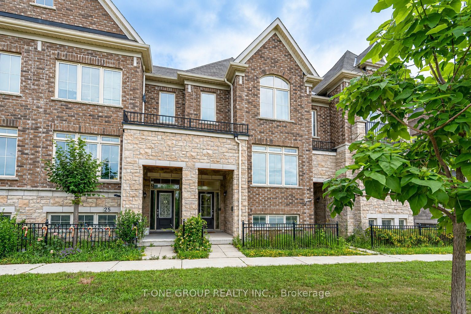 27 Sharbot Lane, Markham, ON L6E 0S7 photo 2