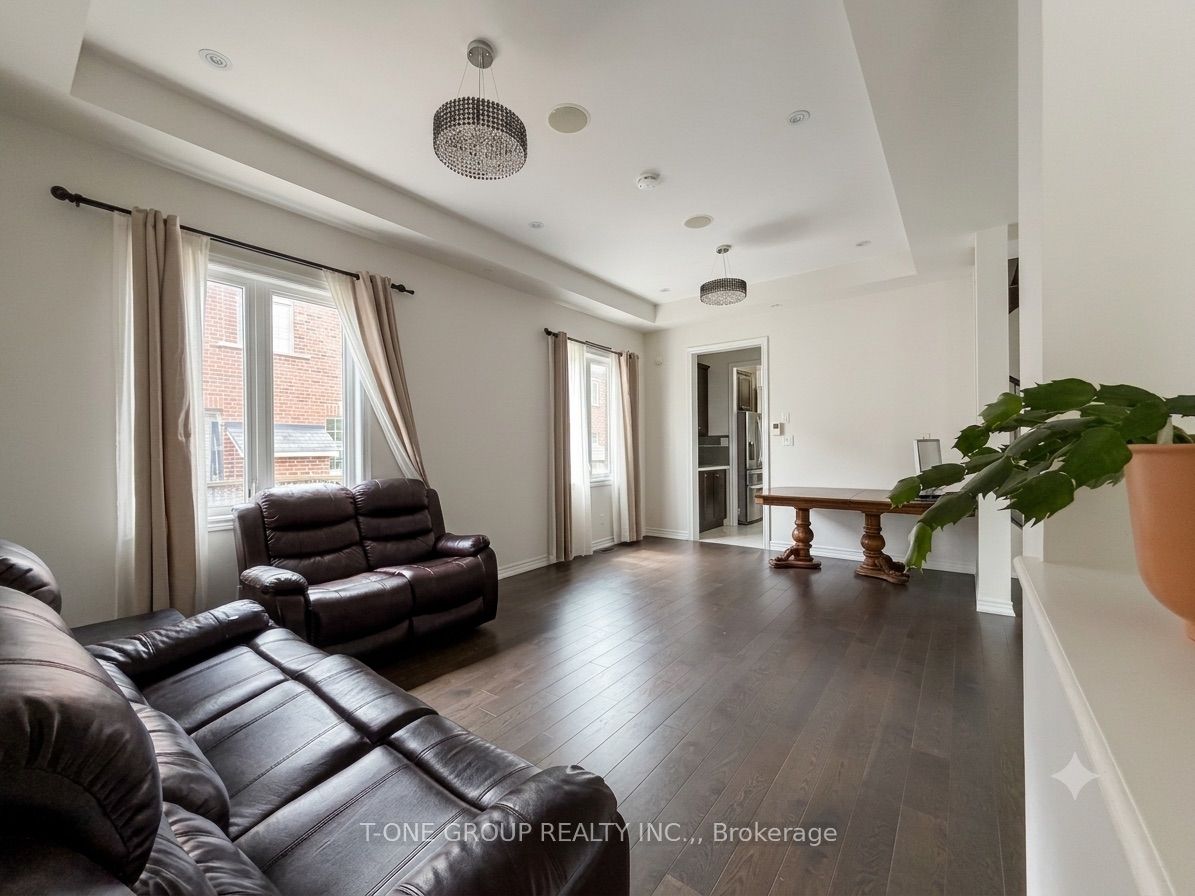 82 Fred Mclaren Boulevard, Markham, ON L6E 0L3 photo 5