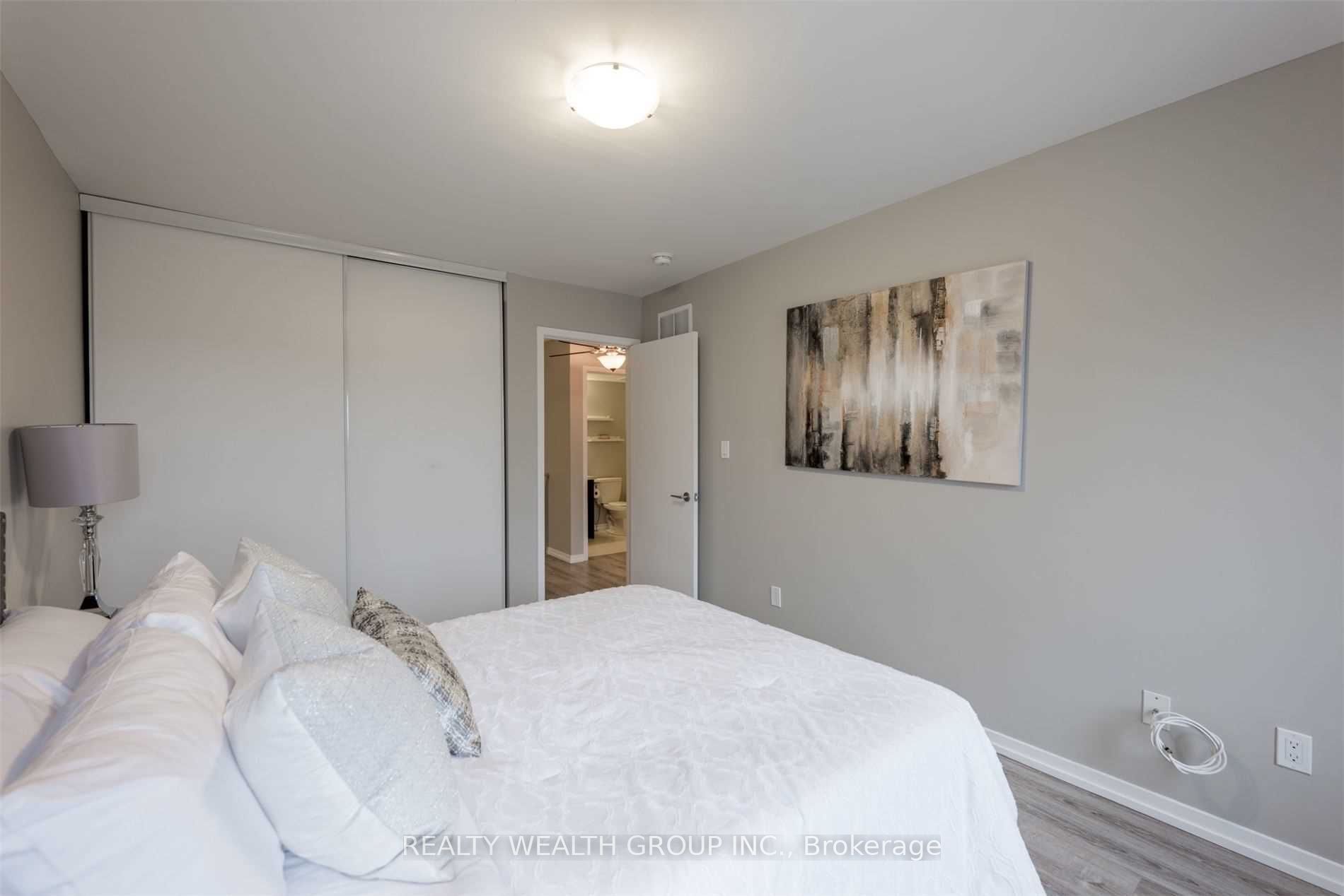 26 Bruce Street 12, Vaughan, ON L4L 1J4 photo 2