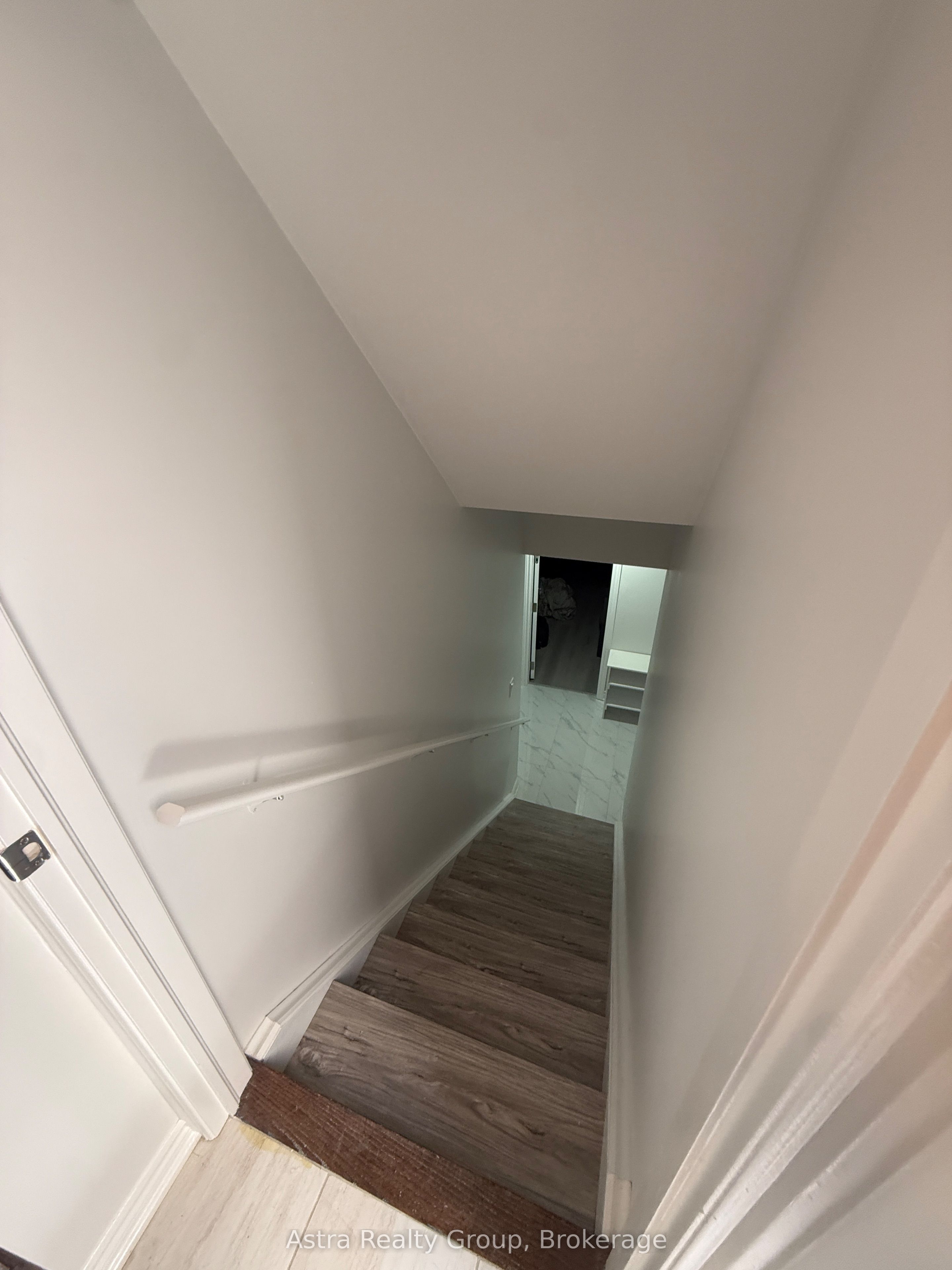 105 Coldwell Bay Circle, Vaughan, ON L4H 5E9 photo 3