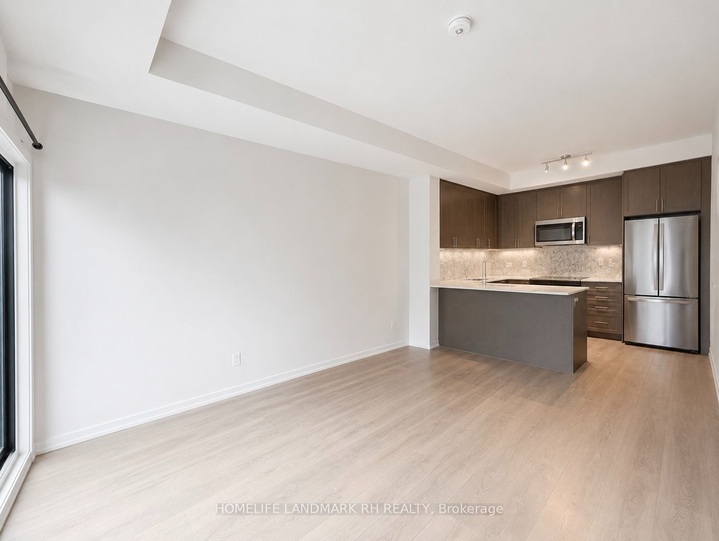 26 Lytham Green Circle 5, Newmarket, ON L3Y 0H5 photo 4