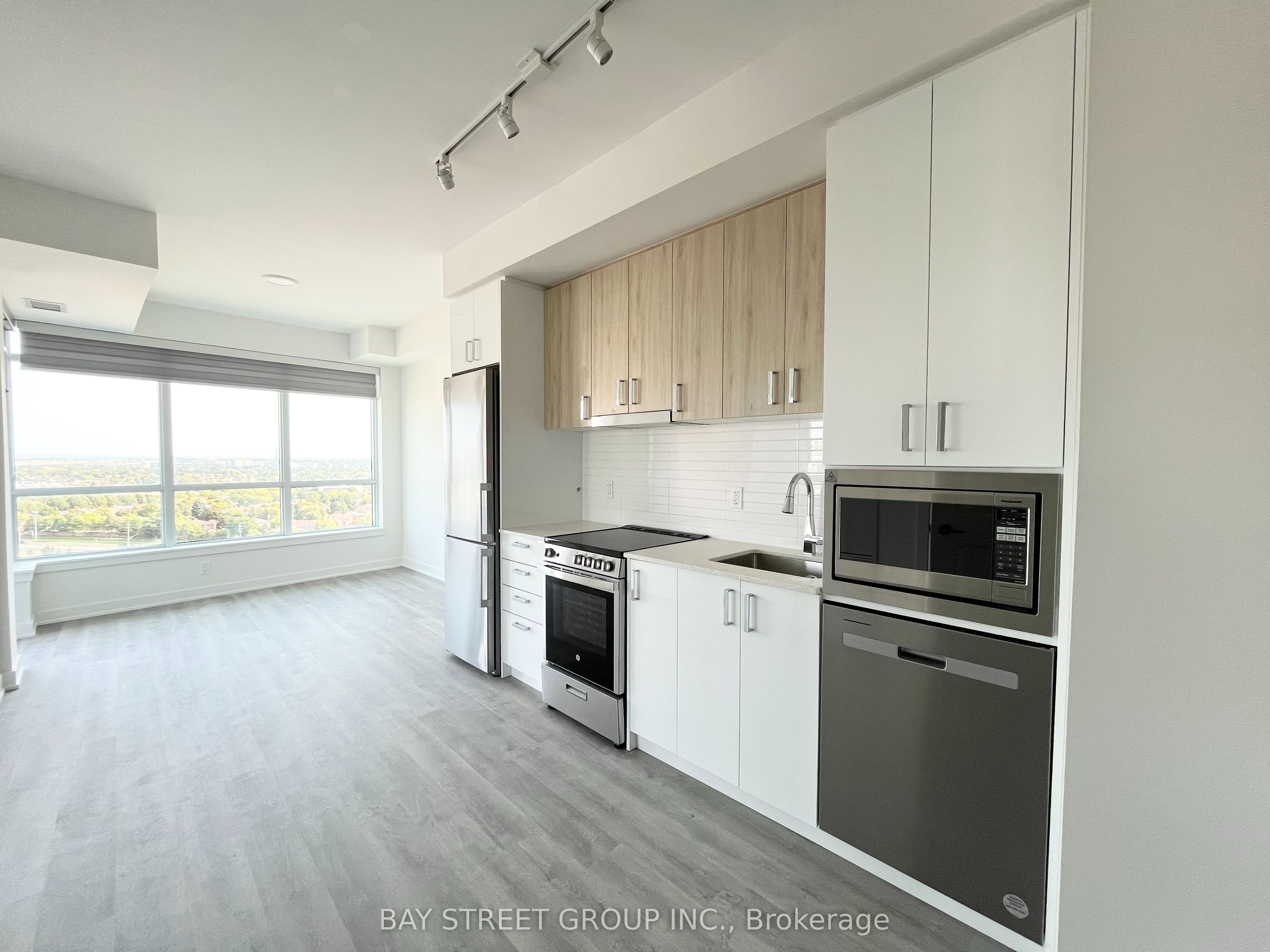 50 Upper Mall Way B1508, Vaughan, ON L4J 0B8 photo 2
