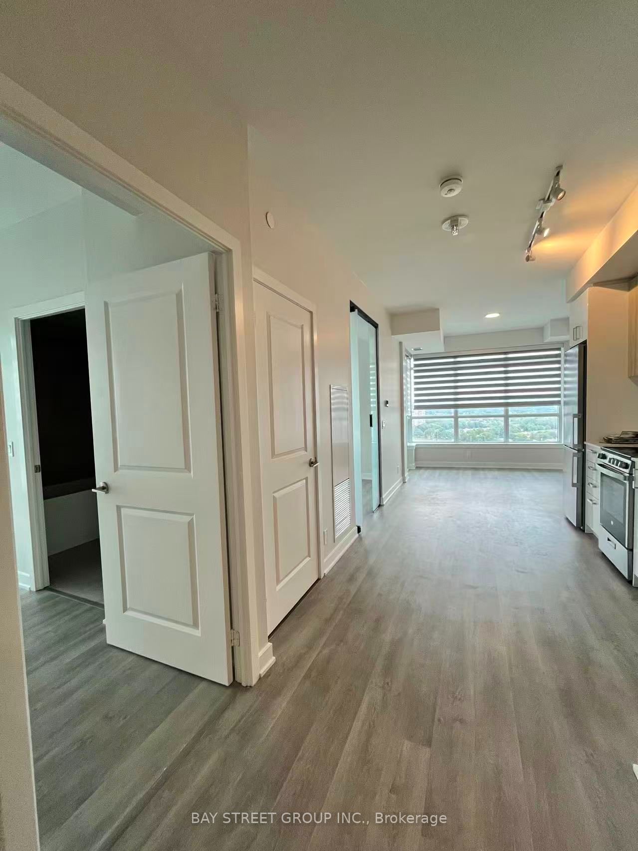 50 Upper Mall Way B1508, Vaughan, ON L4J 0B8 photo 3
