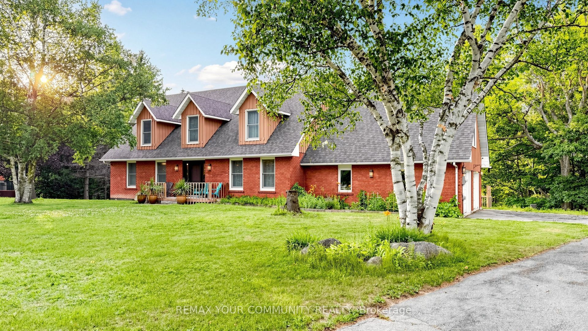 243 Ridge Road, Aurora, ON L4G 0M3