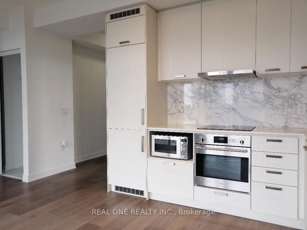 38 Honeycrisp Crescent 2001, Vaughan, ON L4K 0M8 photo 4