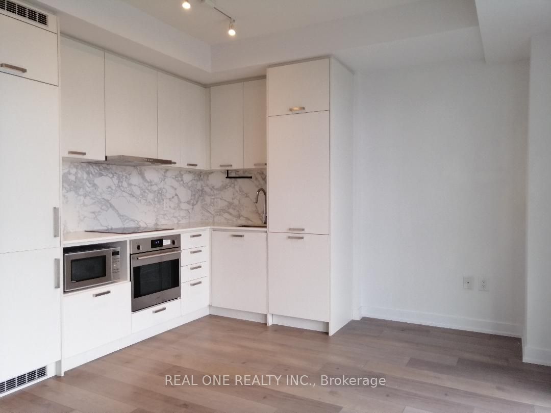 38 Honeycrisp Crescent 2001, Vaughan, ON L4K 0M8 photo 5