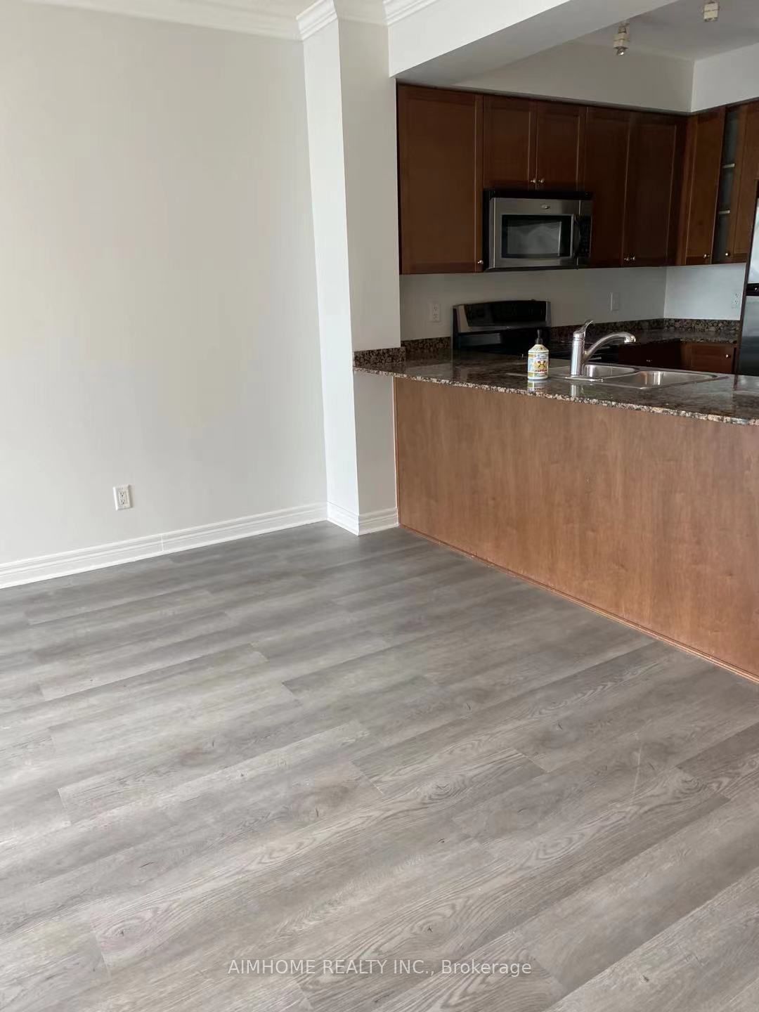 100 Promenade Circle 1208, Vaughan, ON L4J 7W7 photo 2