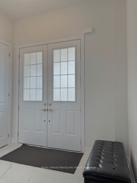 12 Sikura Circle, Aurora, ON L4G 3Y8 photo 2
