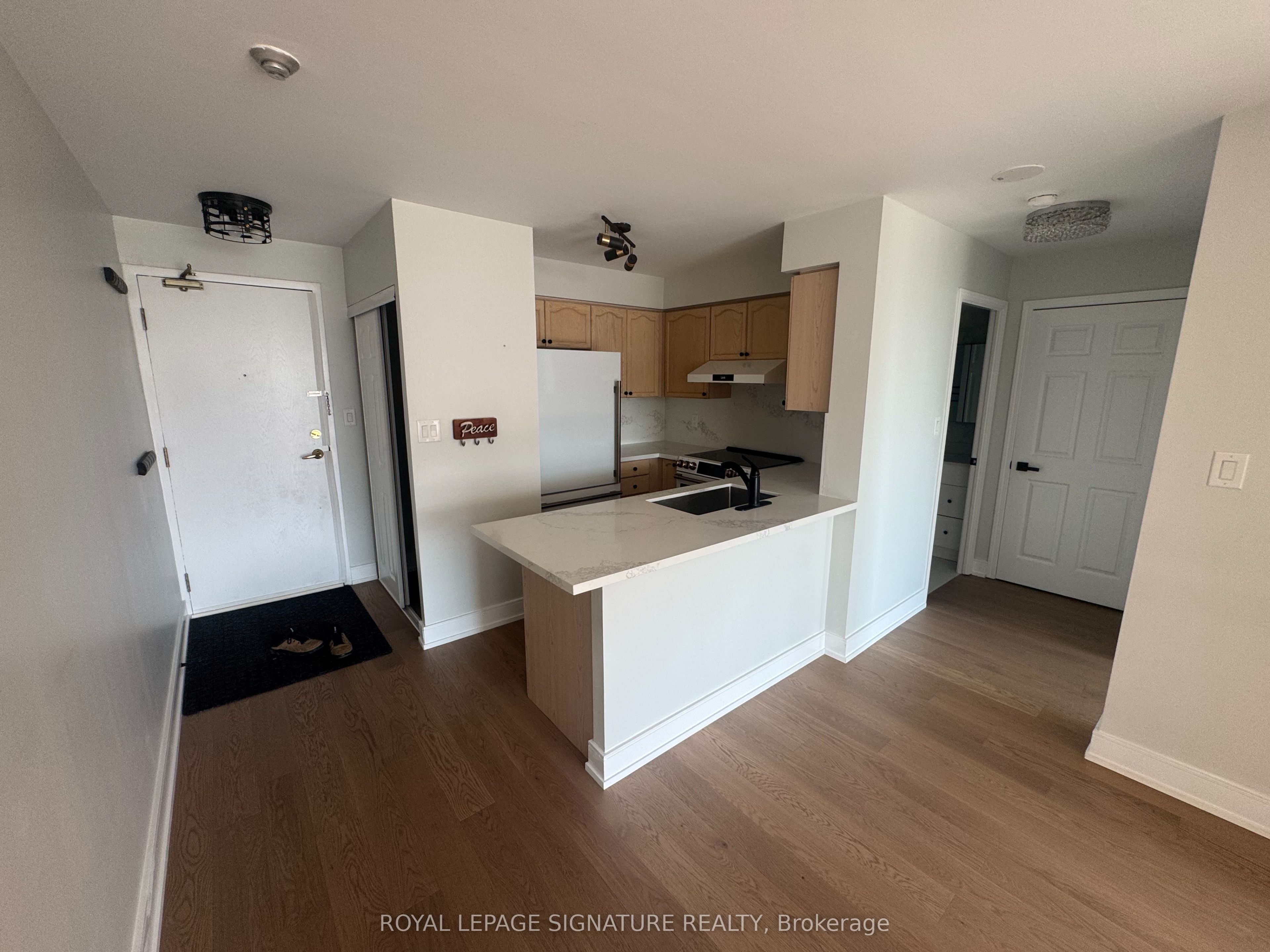 51 Baffin Court 815, Richmond Hill, ON L4B 4P6 photo 4