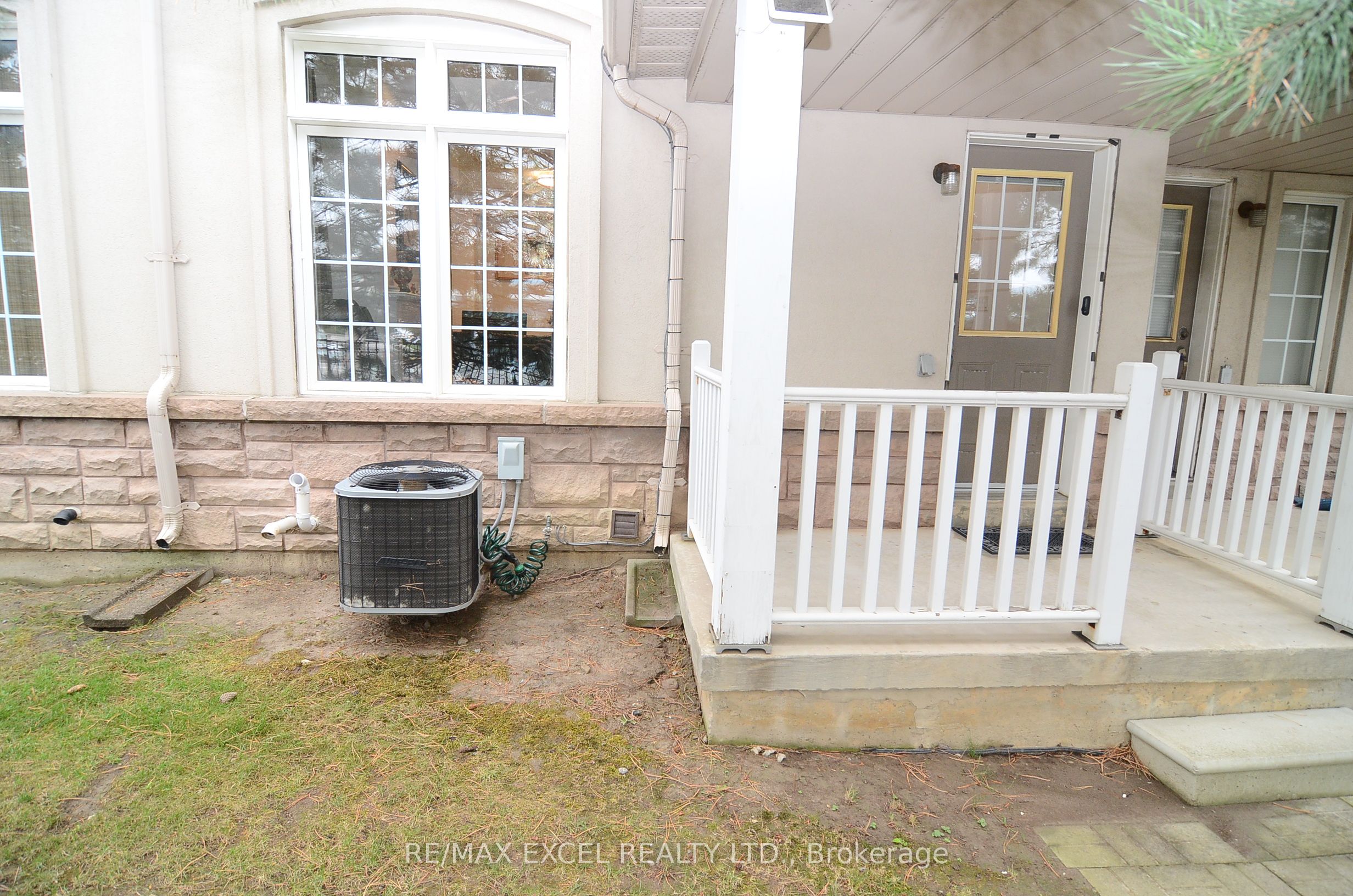 10 Post Oak Drive 21, Richmond Hill, ON L4E 4H7 photo 2