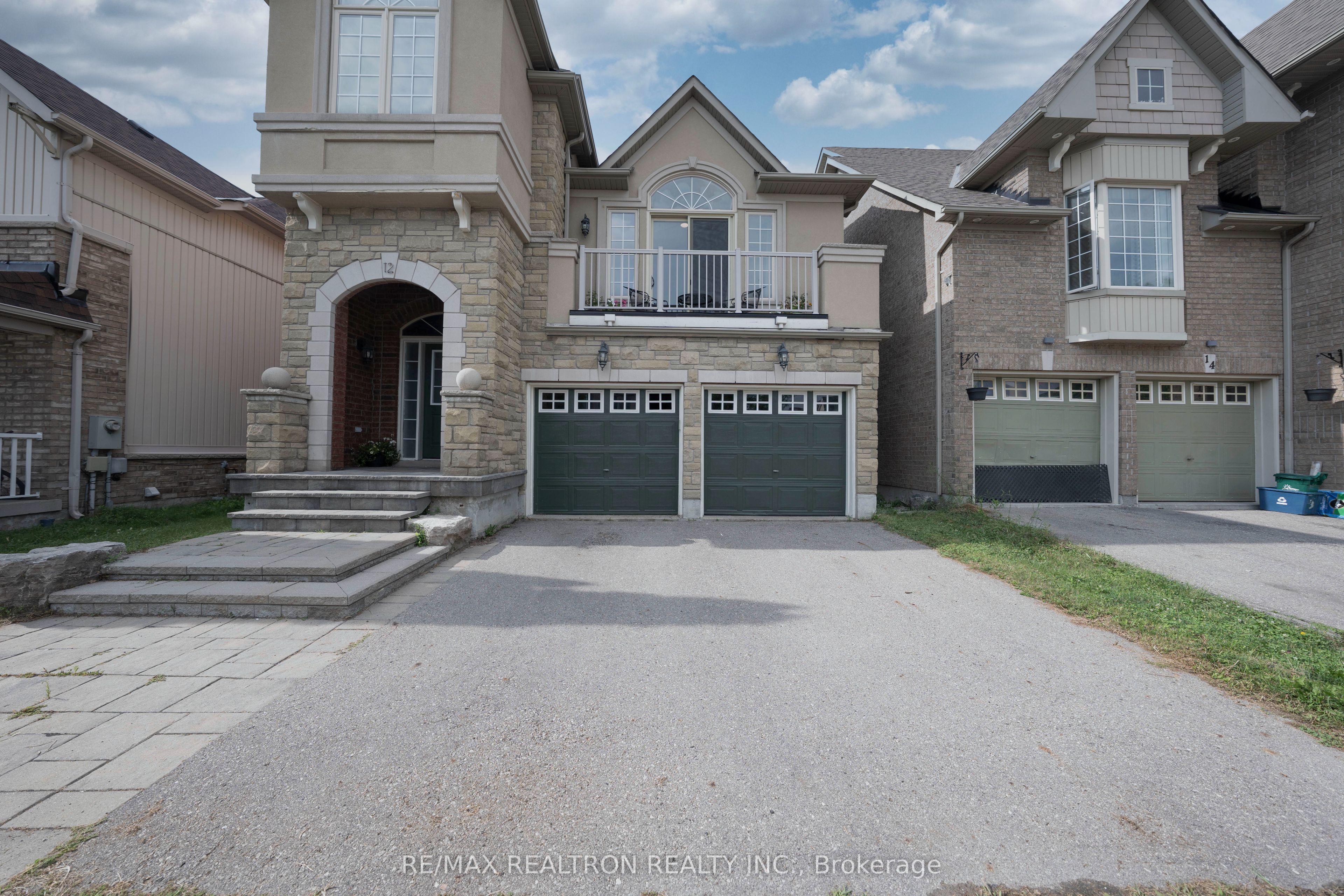 12 Cozens Drive, Richmond Hill, ON L4E 4W3 photo 3