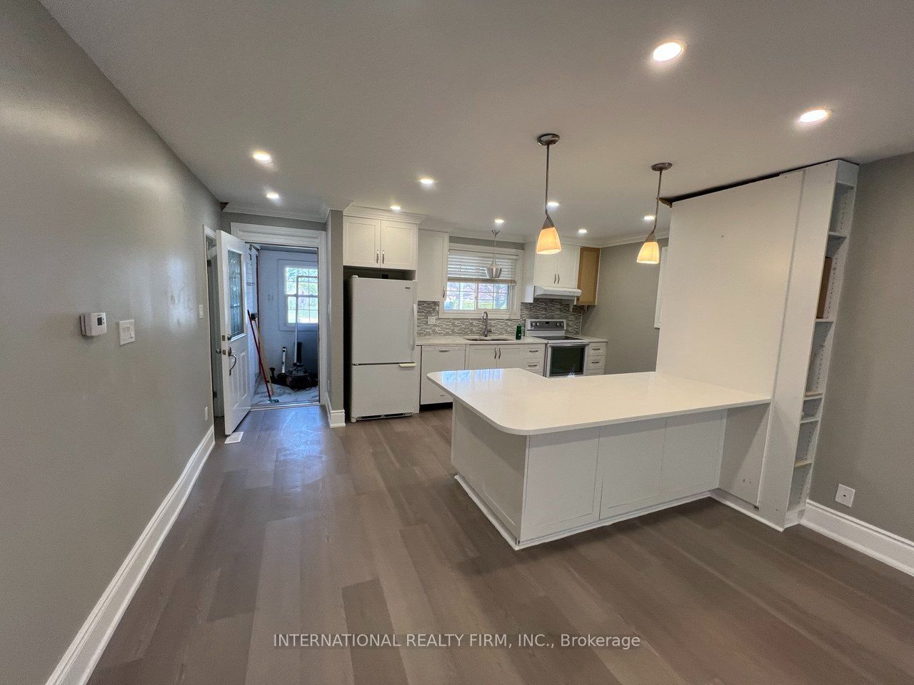 73 Murray Drive 101, Aurora, ON L4G 2C2