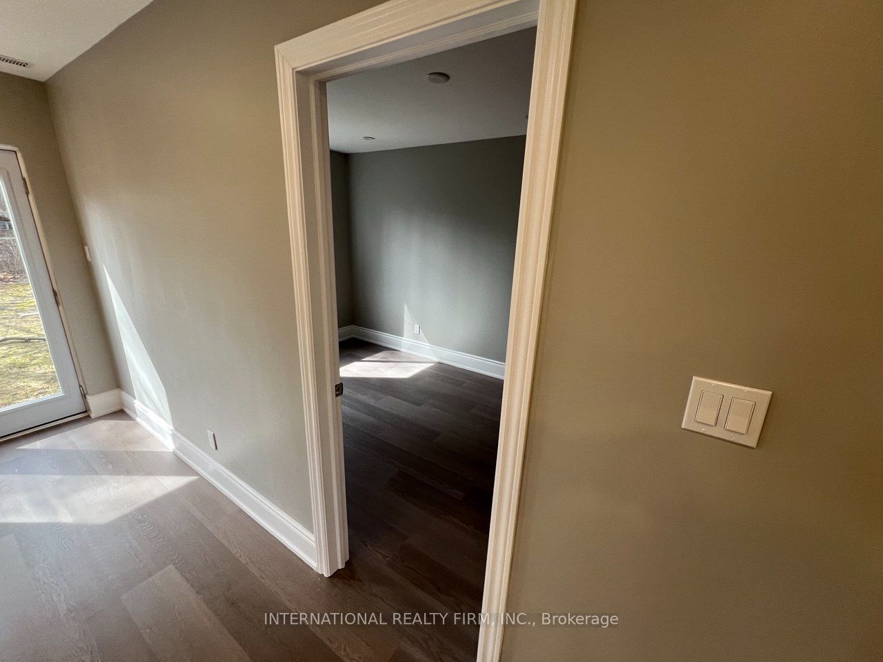73 Murray Drive 101, Aurora, ON L4G 2C2 photo 3