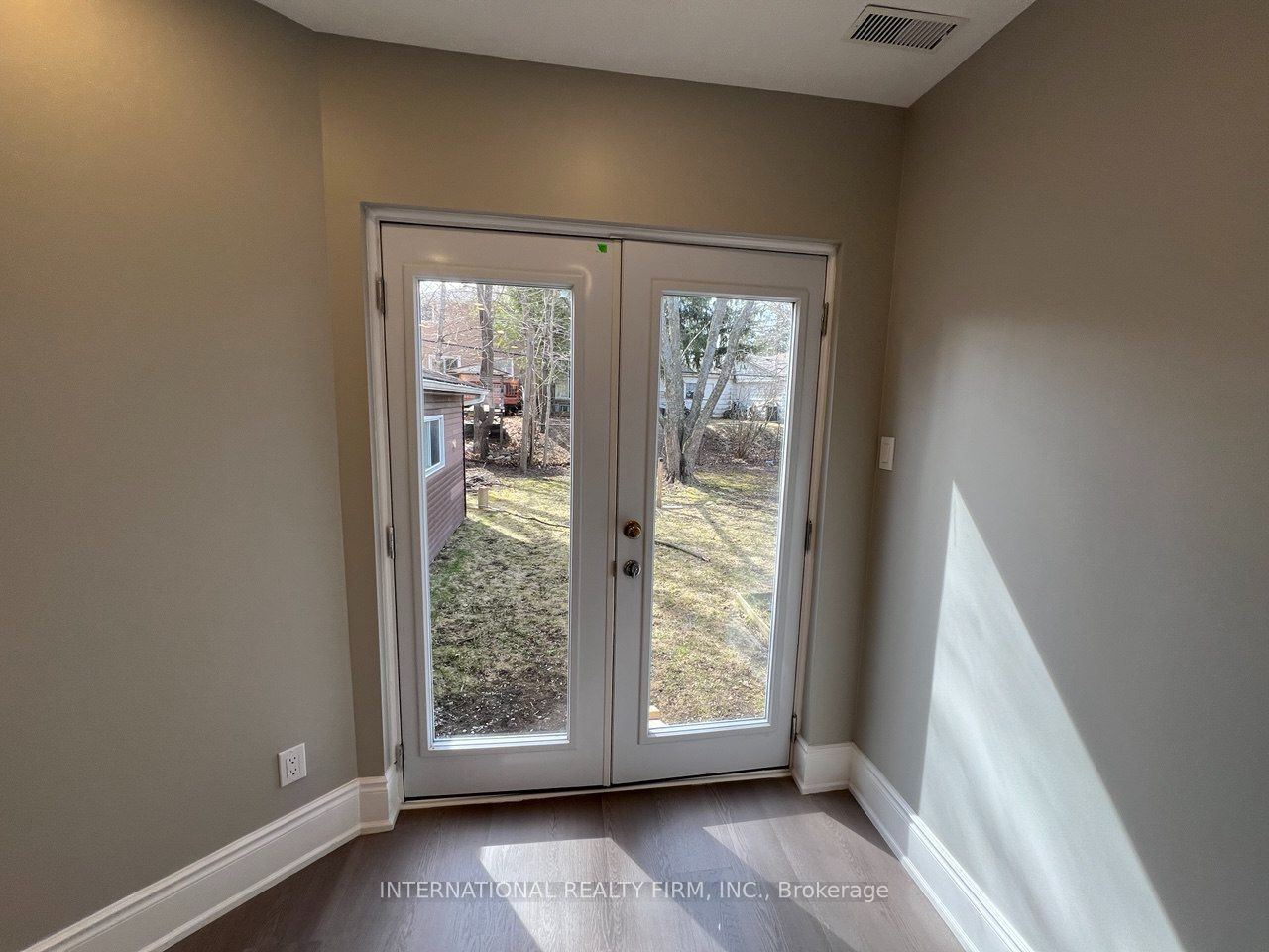 73 Murray Drive 101, Aurora, ON L4G 2C2 photo 4