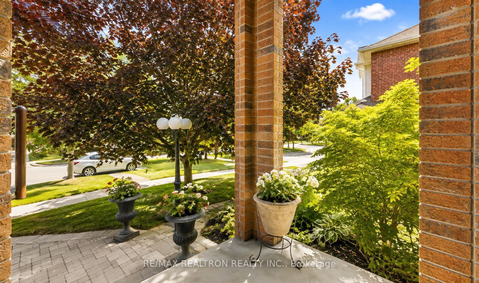215 Drummond Drive, Vaughan, ON L6A 3C1 photo 2