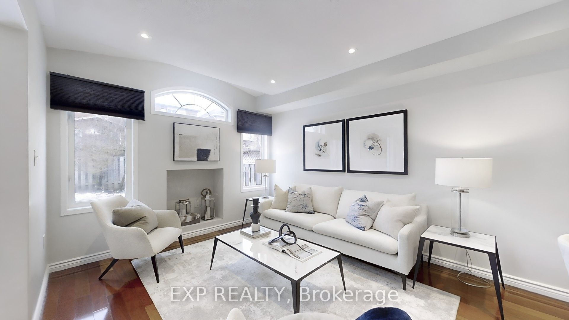8 Hacienda Drive, Richmond Hill, ON L4E 3X1 photo 2