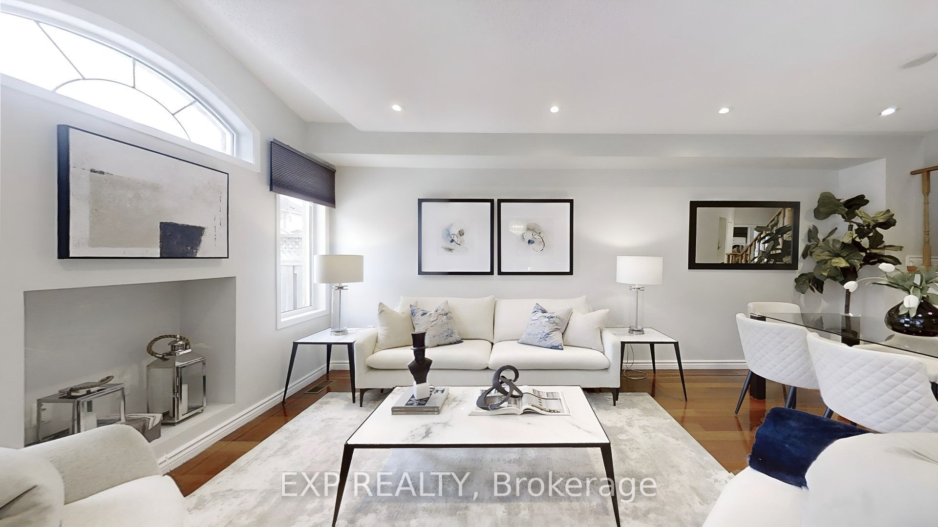 8 Hacienda Drive, Richmond Hill, ON L4E 3X1 photo 3