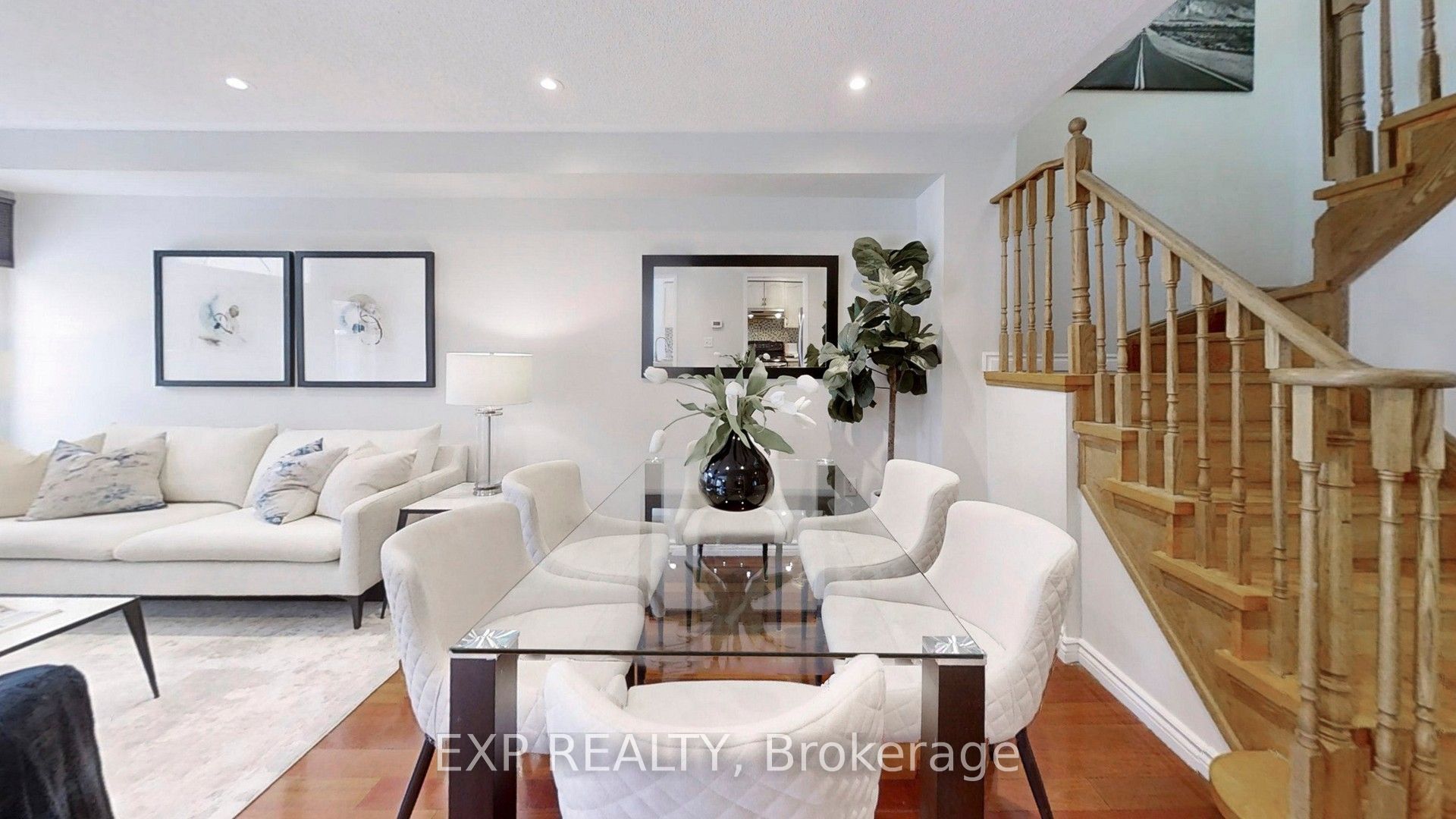 8 Hacienda Drive, Richmond Hill, ON L4E 3X1 photo 5