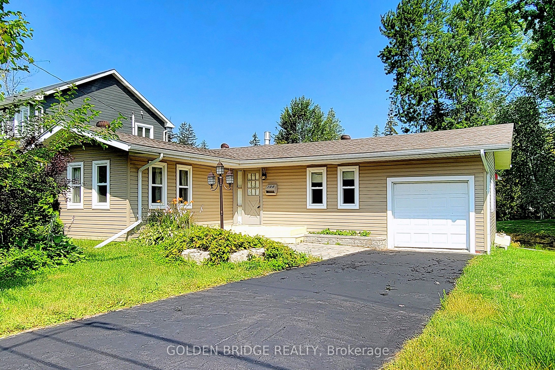 196 South Channel Drive, Georgina, ON L4P 2N3