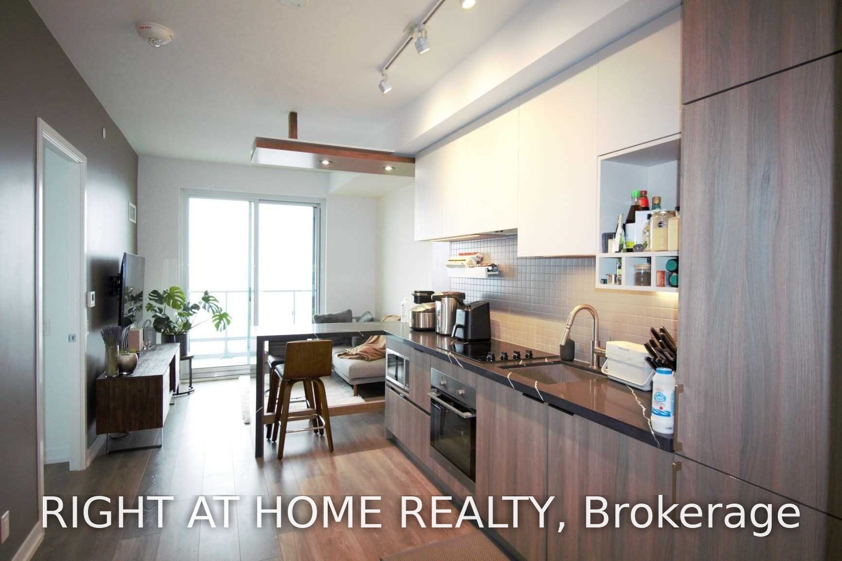 950 Portage Parkway 1215, Vaughan, ON L4K 3Y8 photo 4