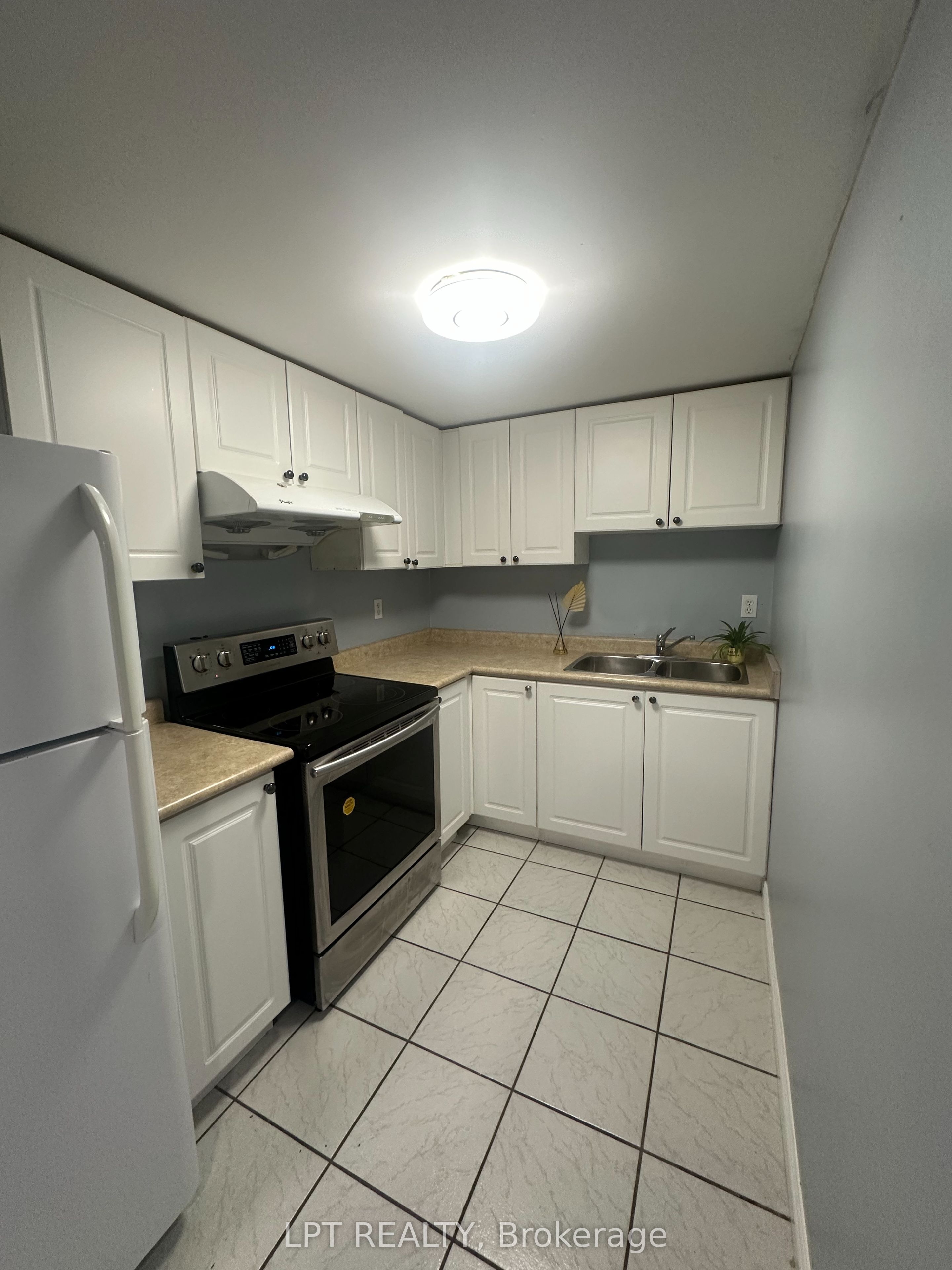 33 Kenborough Court Bsmt, Markham, ON L3S 3P3 photo 4