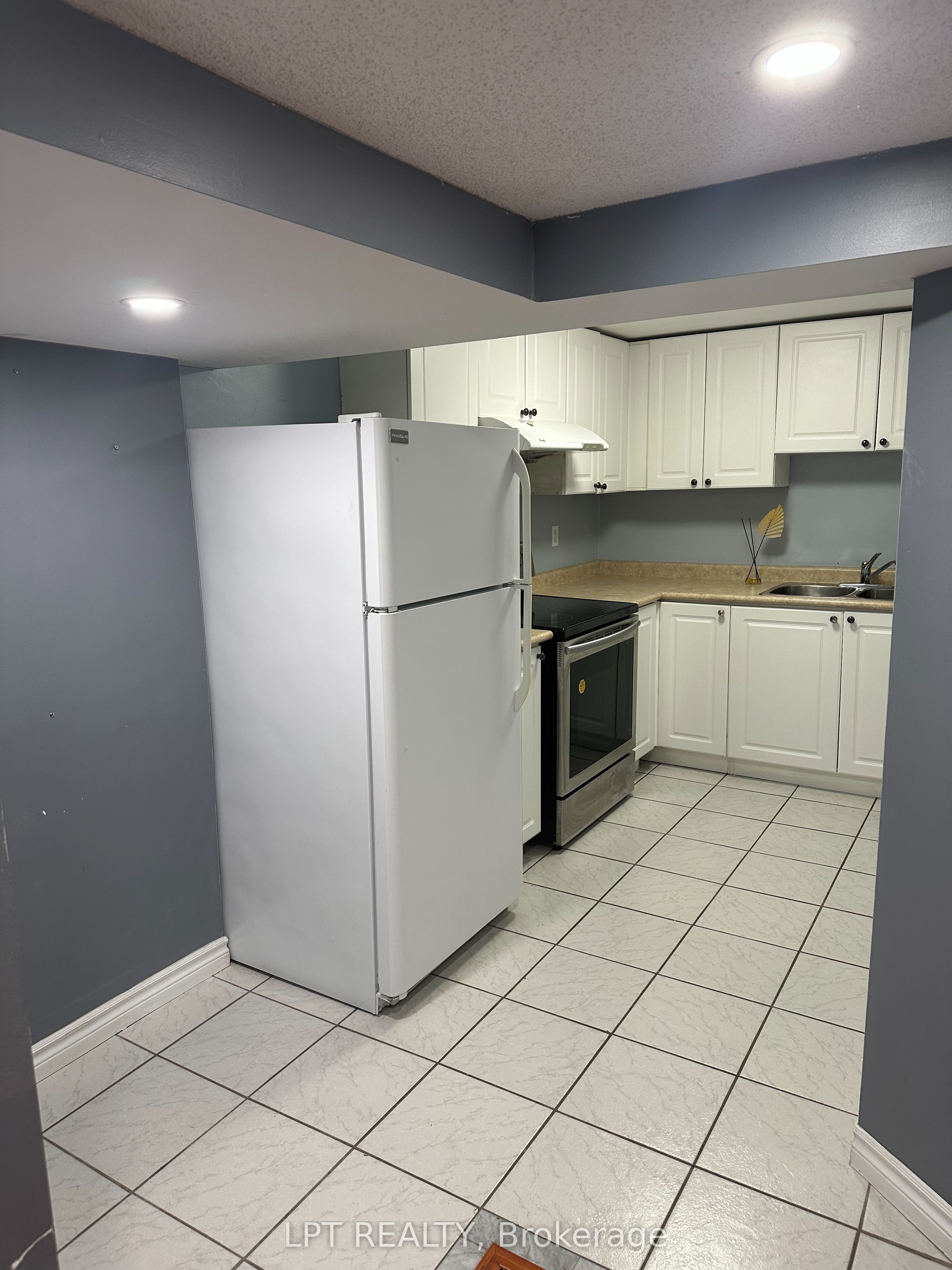 33 Kenborough Court Bsmt, Markham, ON L3S 3P3 photo 5