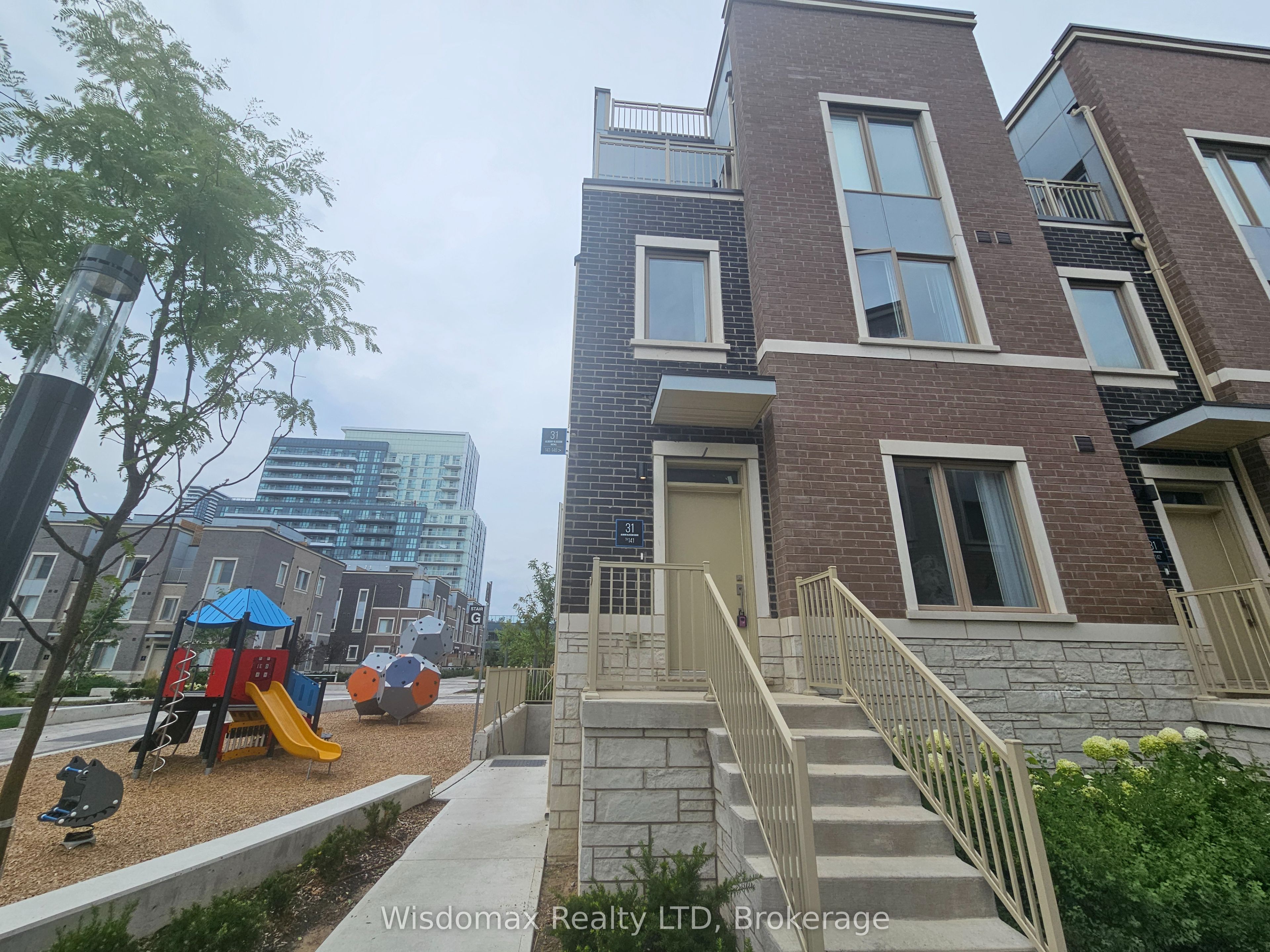 31 ALMOND BLOSSOM Mews S TH 141, Vaughan, ON L4K 0N7