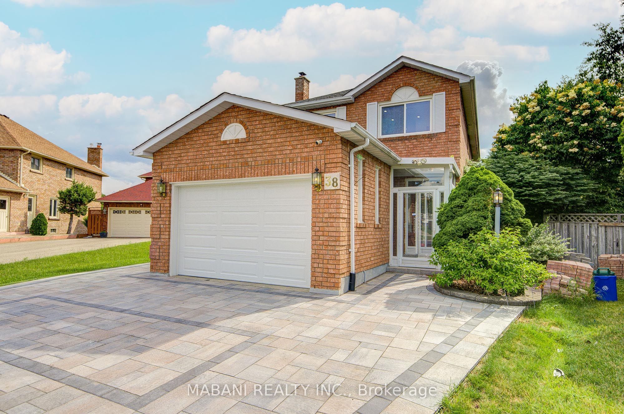 38 Marchwood Crescent, Richmond Hill, ON L4C 8M5 photo 3