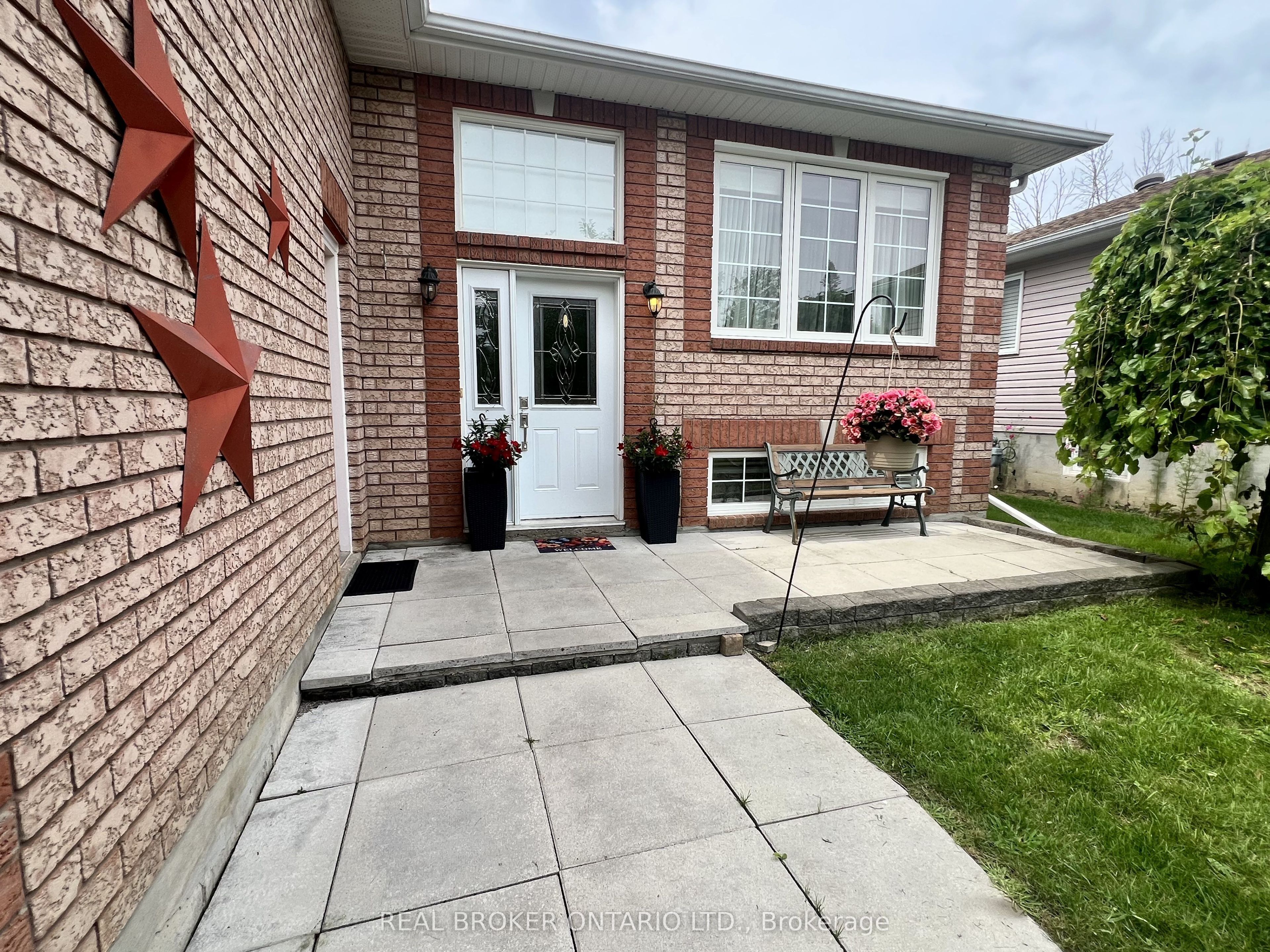 2342 Somers Boulevard, Innisfil, ON L9S 2E8 photo 2