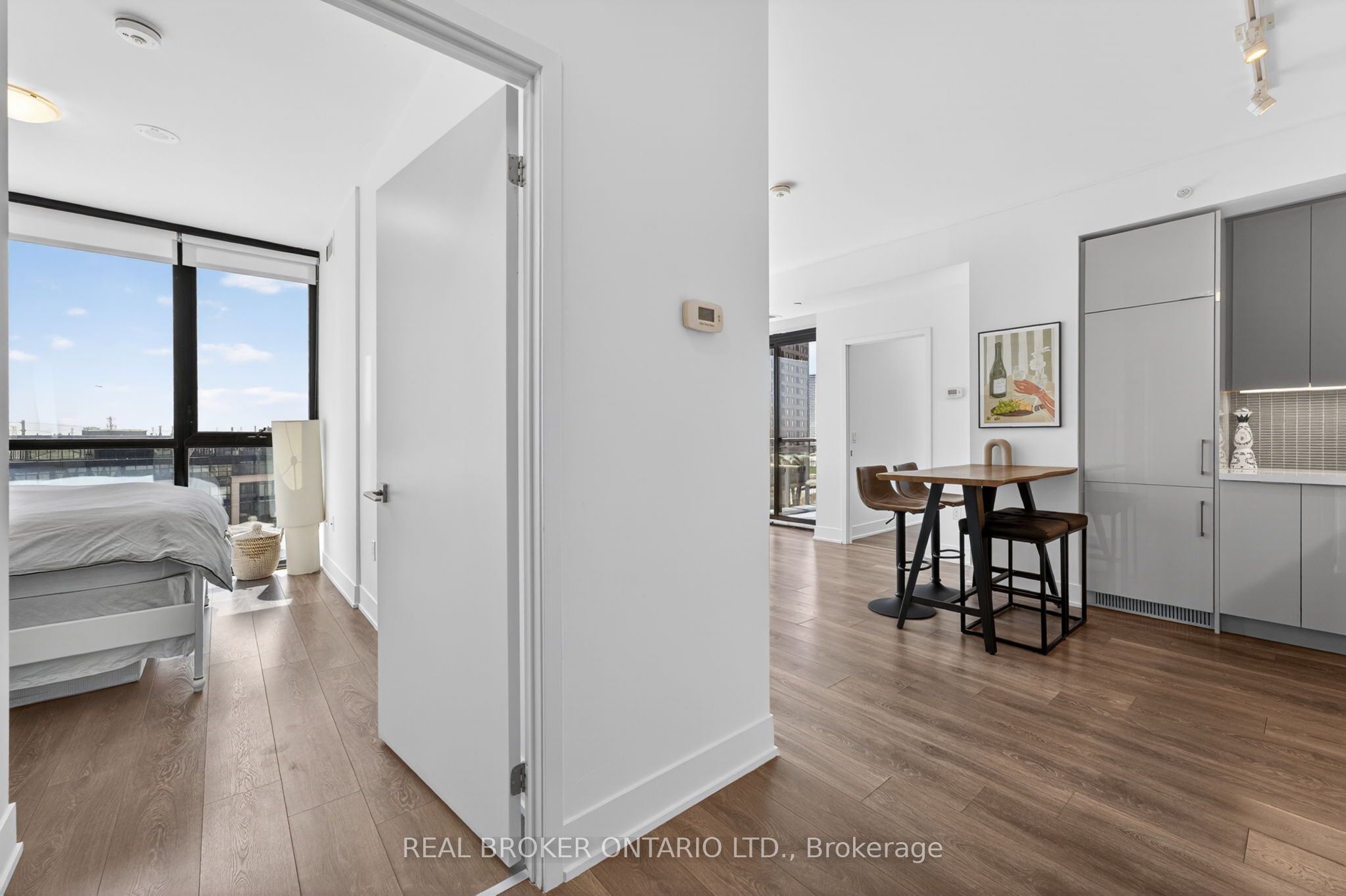 2908 Highway 7 Avenue 703, Vaughan, ON L4K 0K5 photo 4
