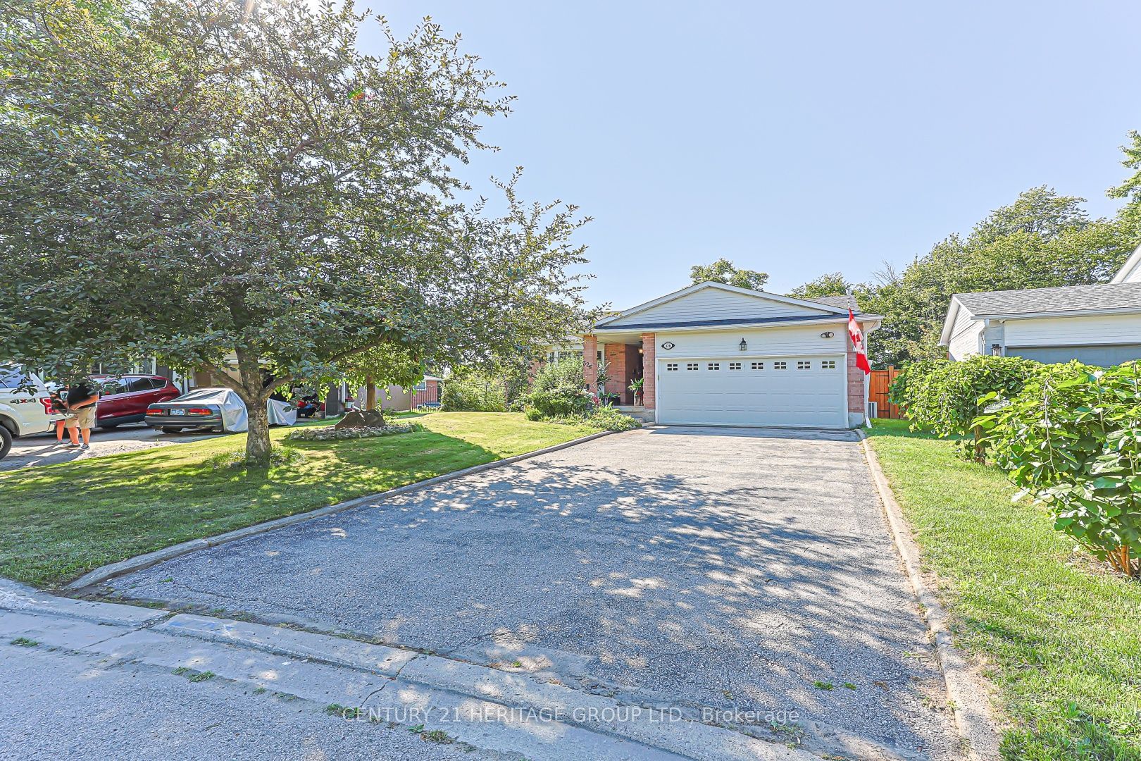 326 Darlington Crescent, Newmarket, ON L3Y 6N4 photo 2