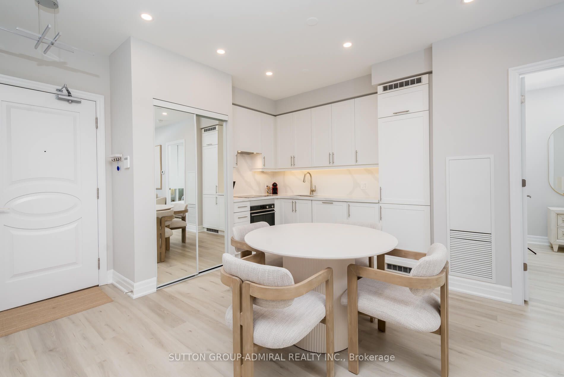 9085 Jane Street 622, Vaughan, ON L4K 0L8 photo 5