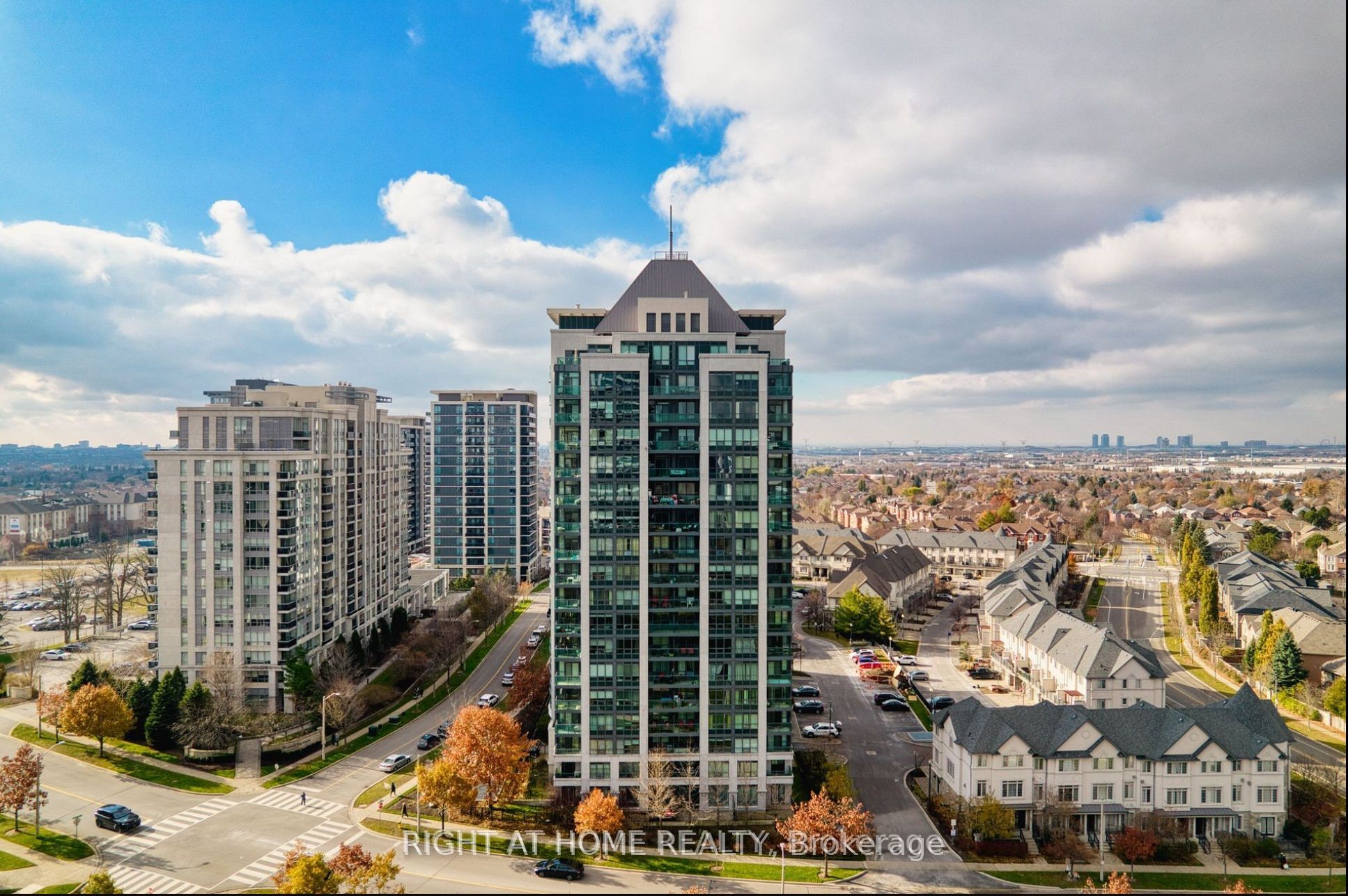 20 North Park Road 804, Vaughan, ON L4J 0G7 photo 2