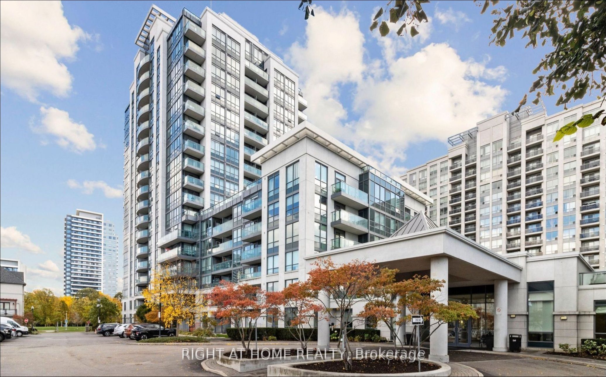 20 North Park Road 804, Vaughan, ON L4J 0G7 photo 3