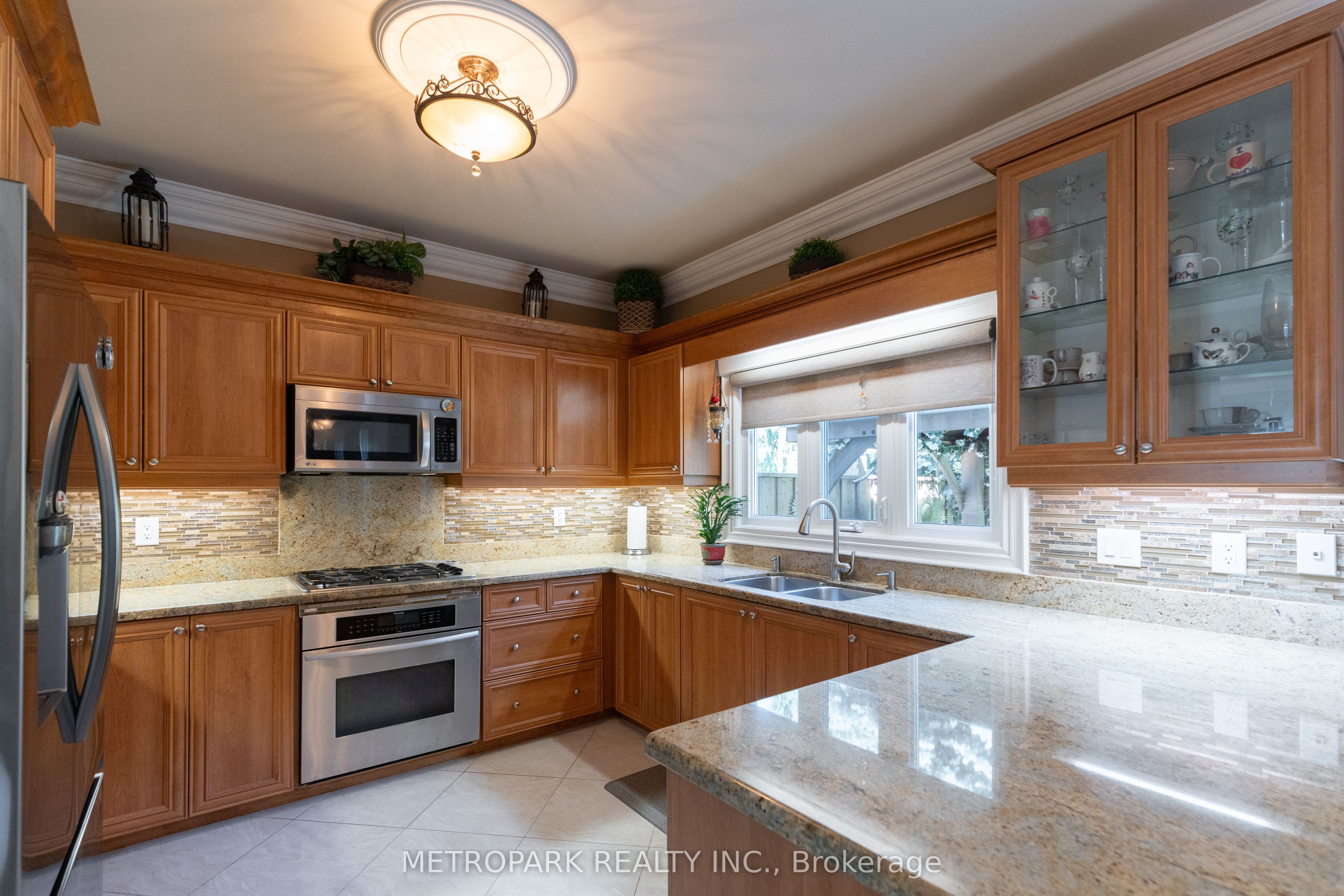 56 Bindertwine Boulevard, Vaughan, ON L0J 1C0 photo 4