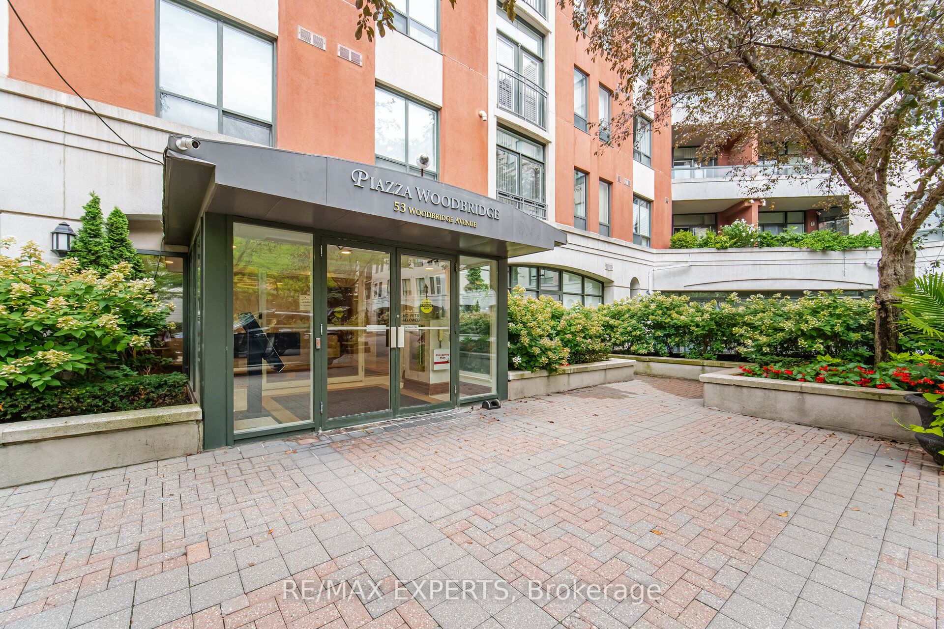 53 Woodbridge Avenue E 209, Vaughan, ON L4L 9K9 photo 3
