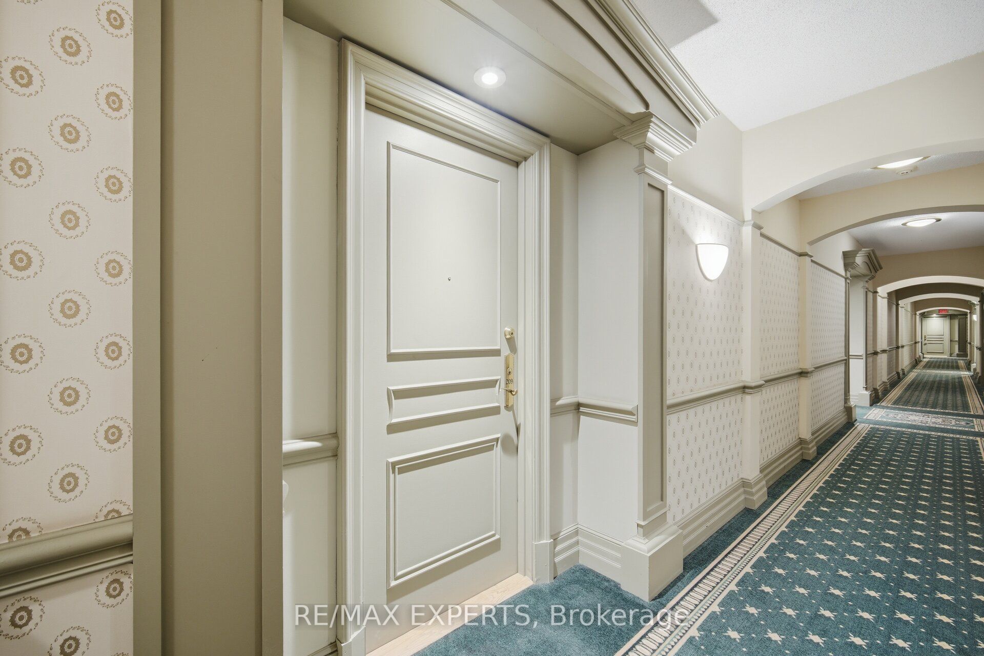 53 Woodbridge Avenue E 209, Vaughan, ON L4L 9K9 photo 5